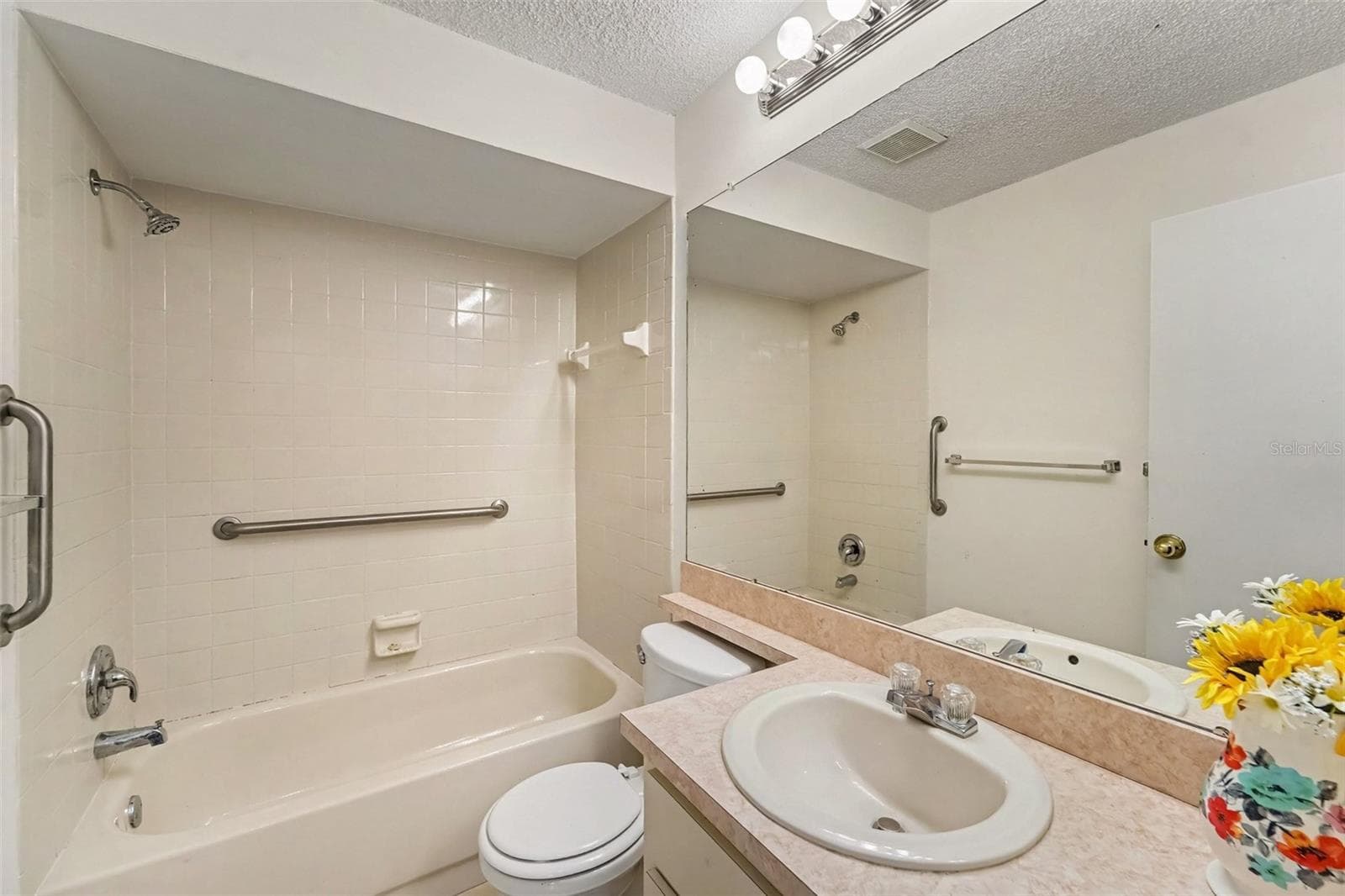 Townhouse at 7425 GREYSTONE DR, HUDSON, photo 9 of 14