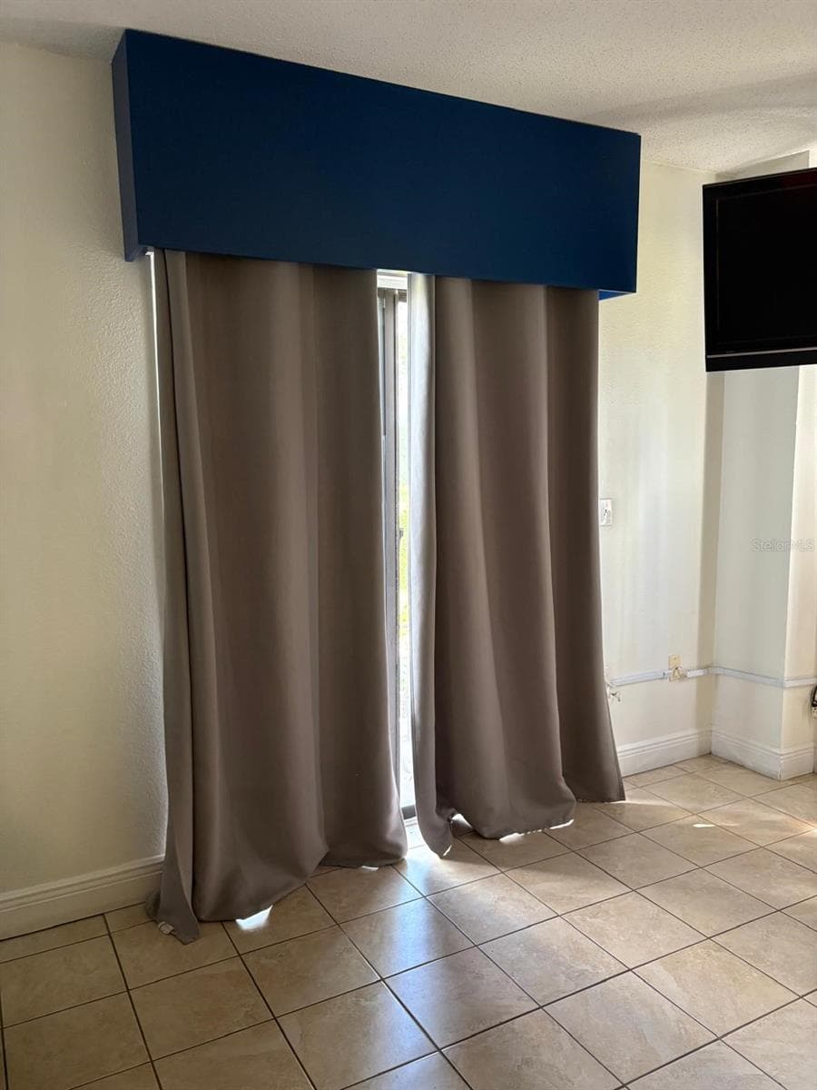 Condo - Hotel at 6165 CARRIER DR #2113, ORLANDO, photo 8 of 24
