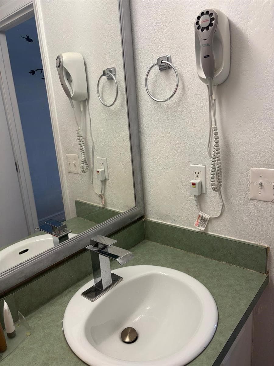 Condo - Hotel at 6165 CARRIER DR #2113, ORLANDO, photo 15 of 24