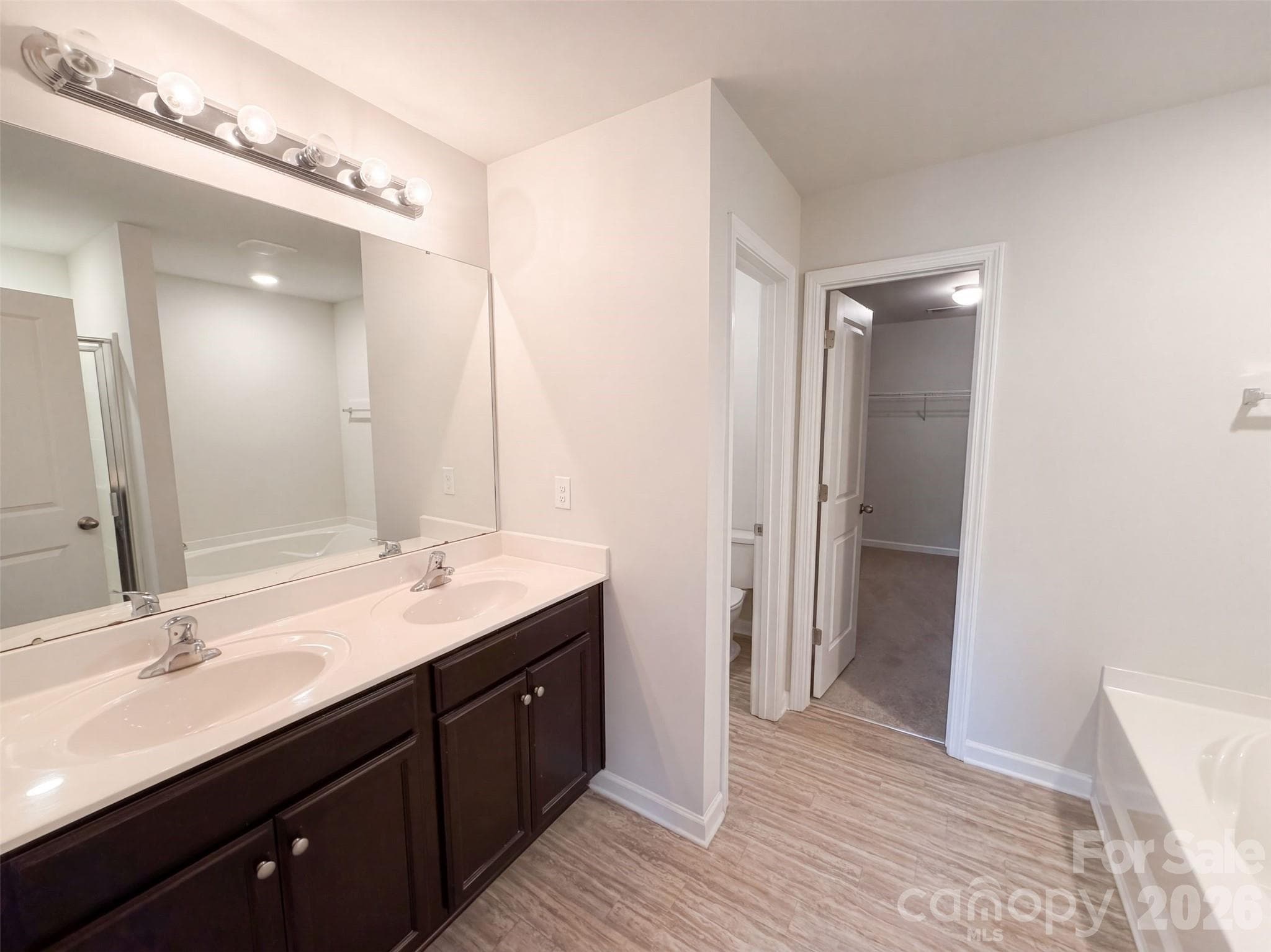 Single Family Residence at 1554 Gaston Mountain Drive, Dallas, photo 15 of 19
