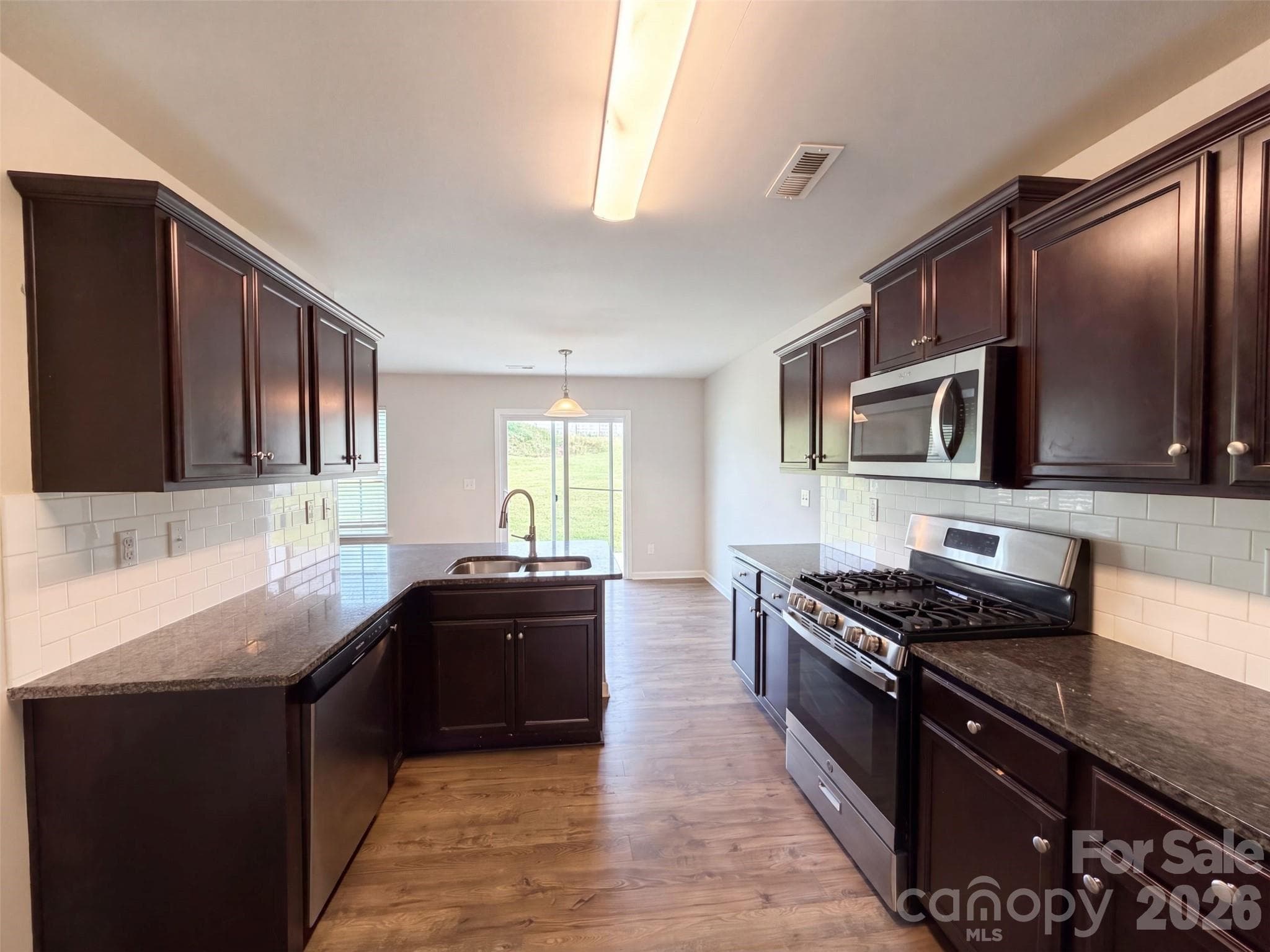 Single Family Residence at 1554 Gaston Mountain Drive, Dallas, photo 18 of 19
