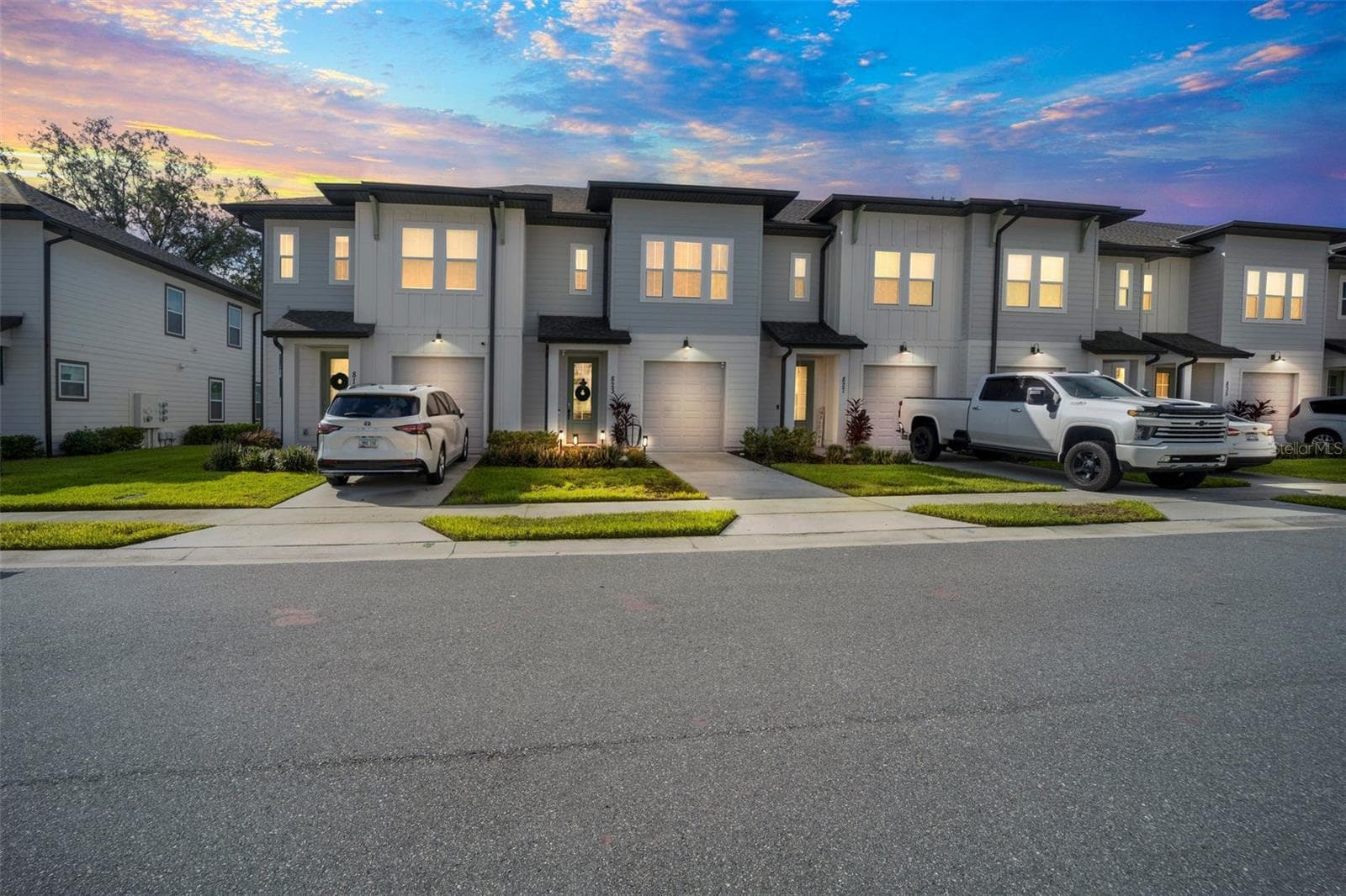 823 LONGBOAT DR