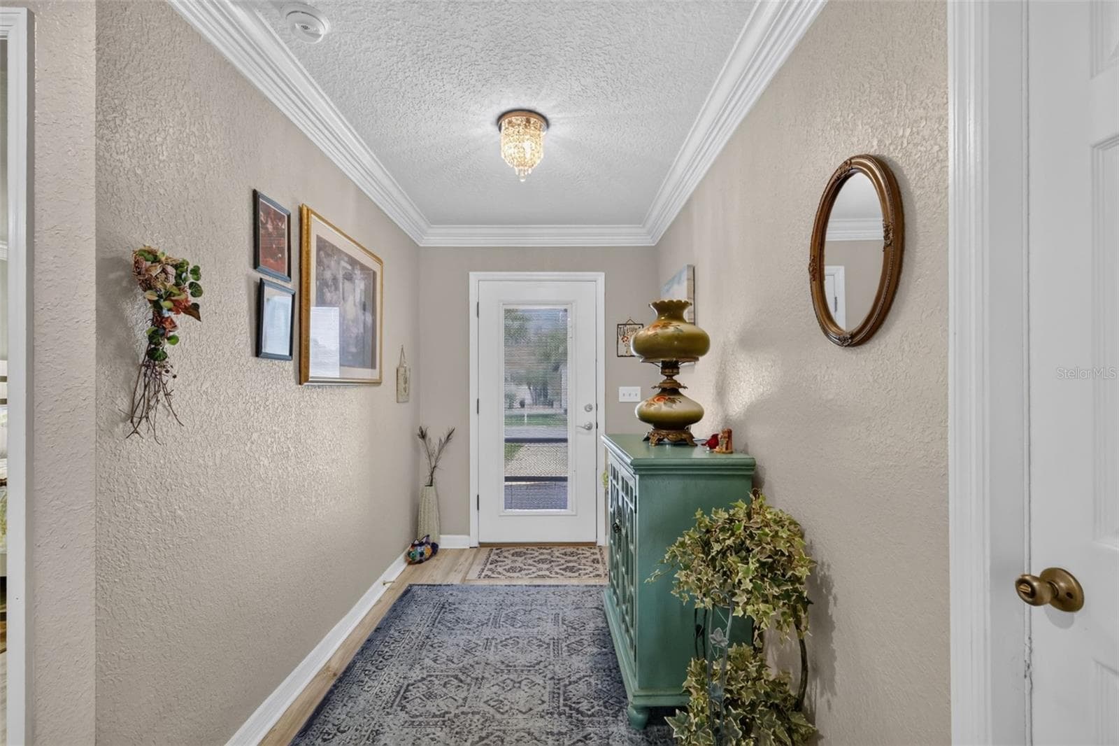 Foyer and Front Entry - 12446 NE 52ND LOOP, OXFORD