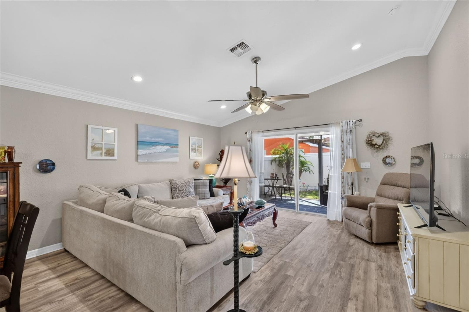 Living Room - 12446 NE 52ND LOOP, OXFORD