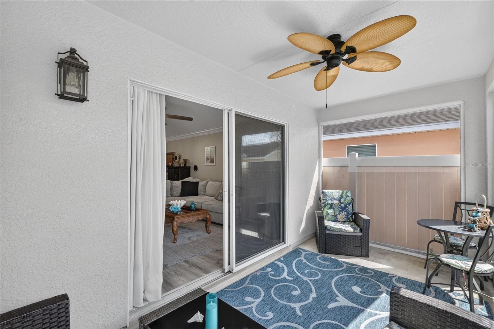 Screened Lanai with PRIVACY Fencing - 12446 NE 52ND LOOP, OXFORD