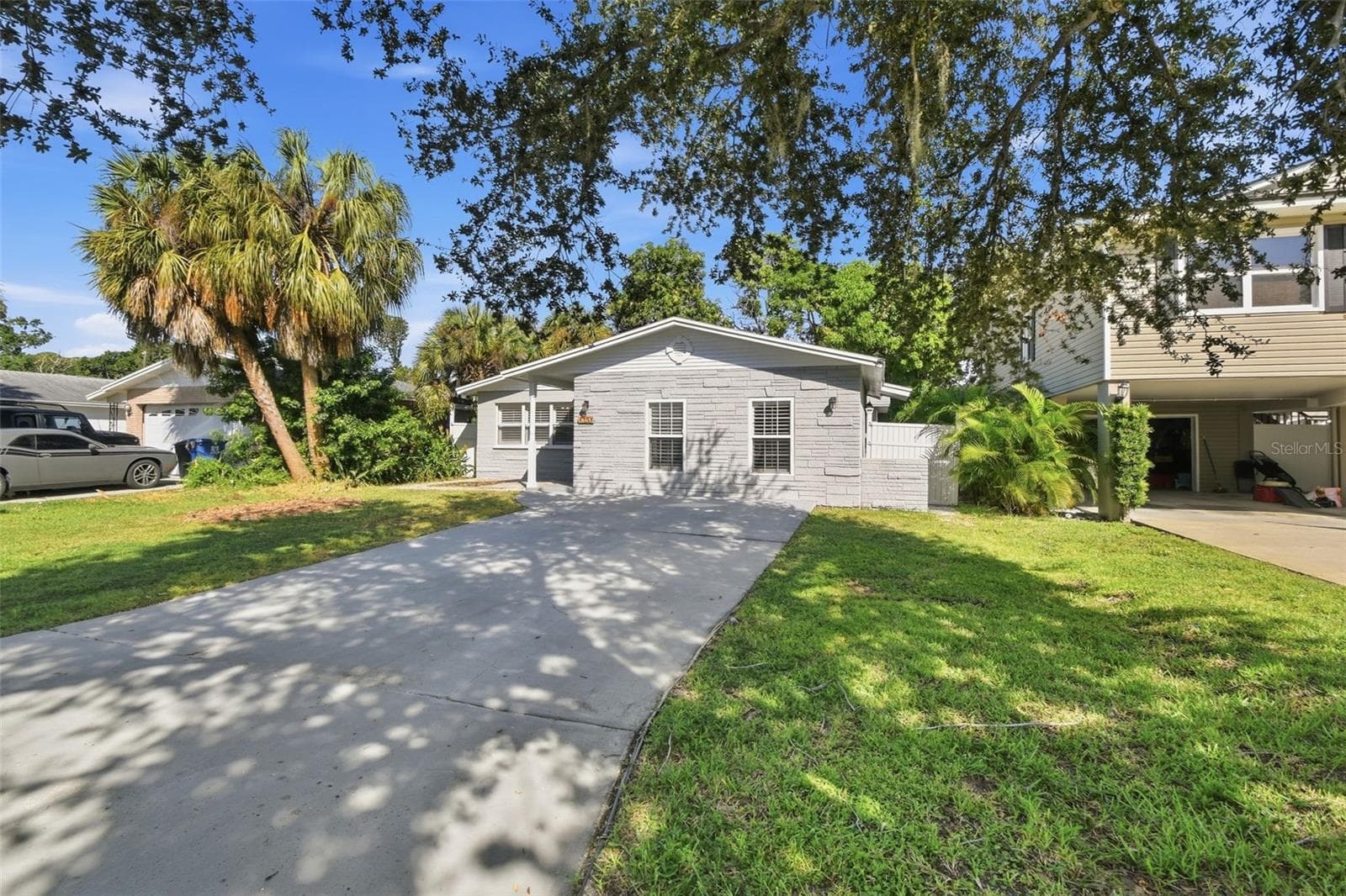Single Family Residence at 1751 MISSISSIPPI AVE NE, ST PETERSBURG, photo 2 of 50