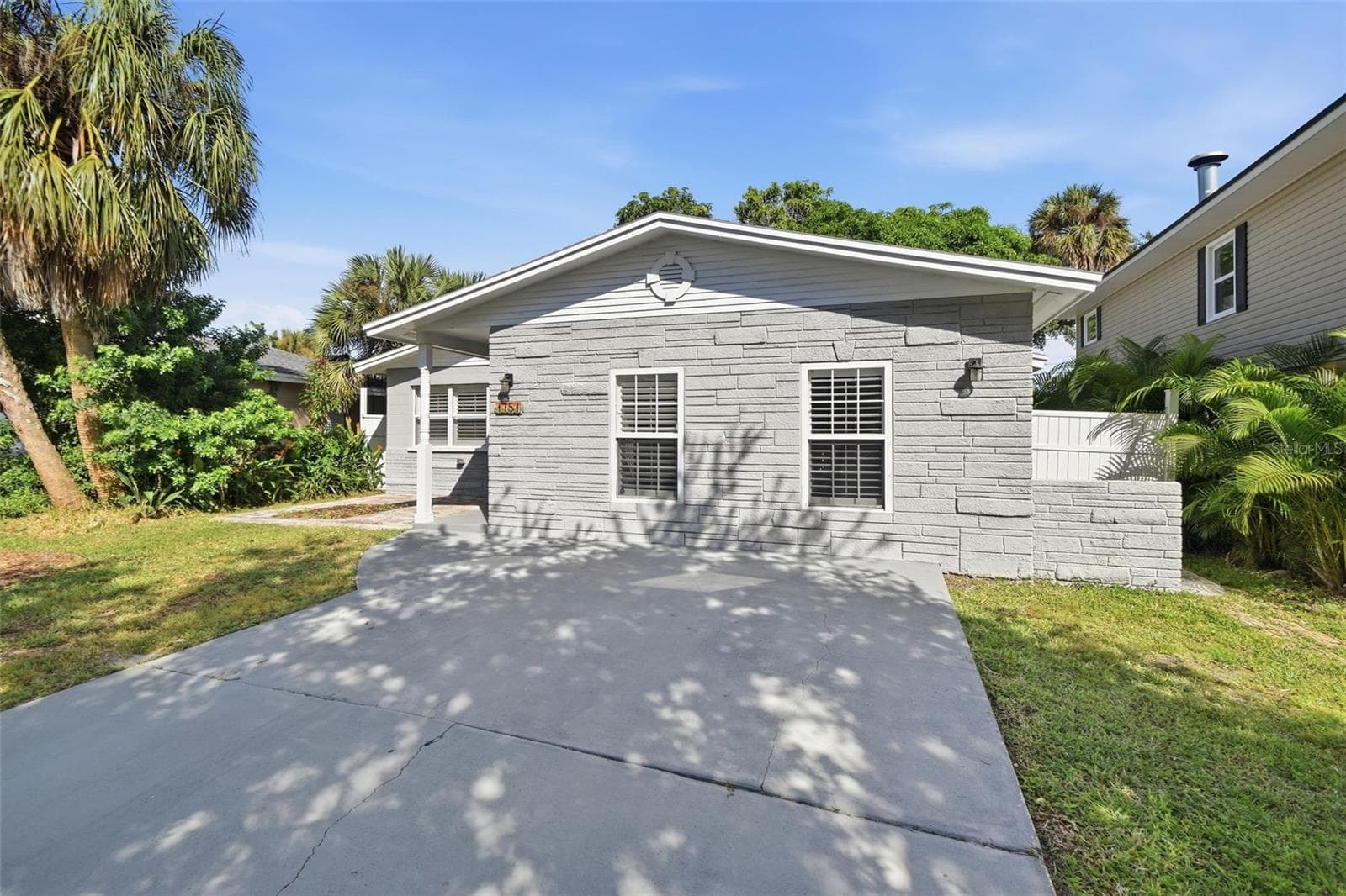 Single Family Residence at 1751 MISSISSIPPI AVE NE, ST PETERSBURG, photo 6 of 50