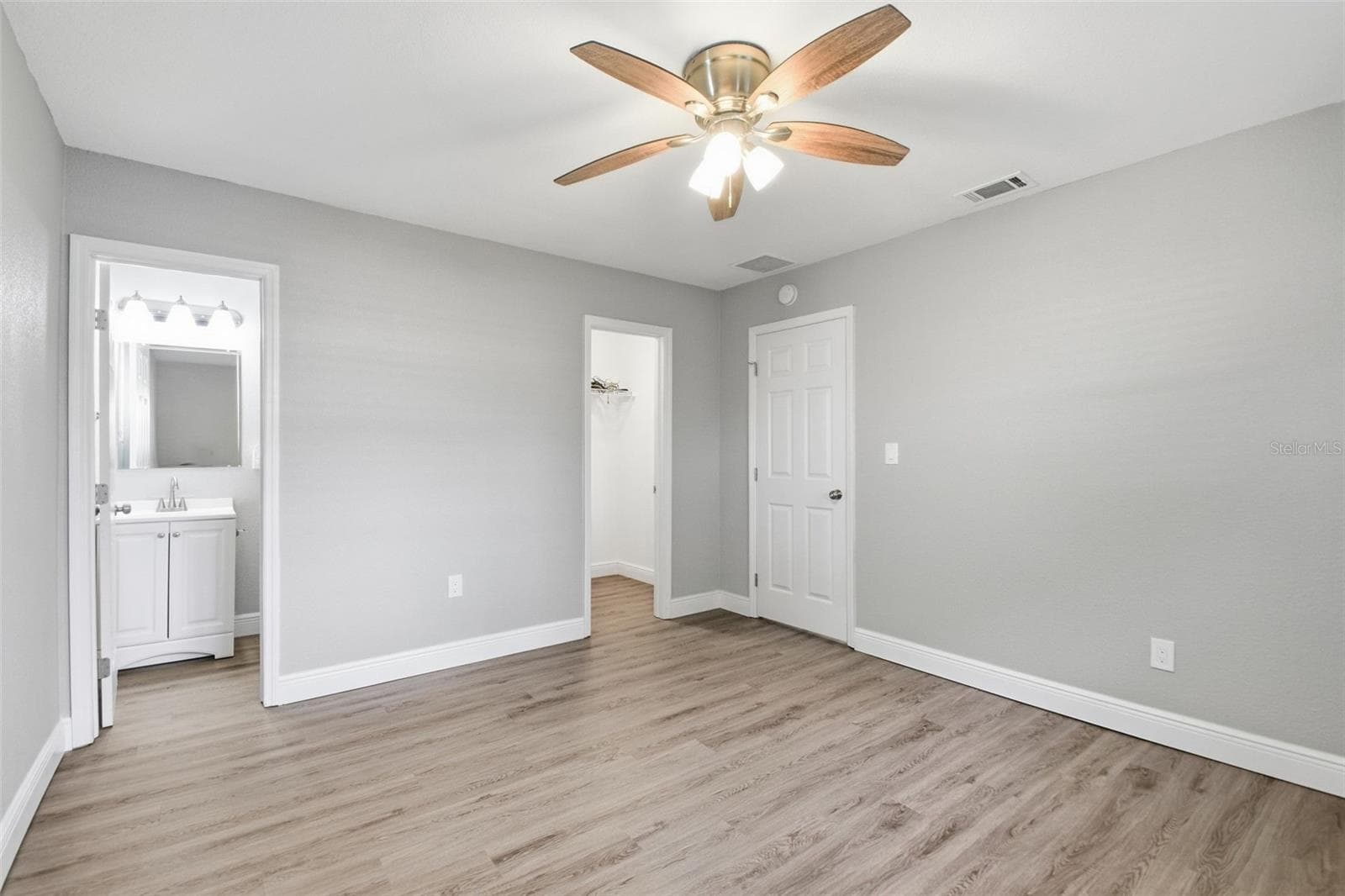 Single Family Residence at 1751 MISSISSIPPI AVE NE, ST PETERSBURG, photo 32 of 50
