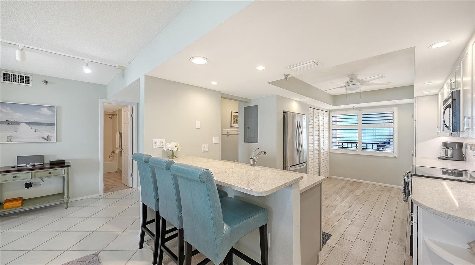 Condominium at 4525 GULF OF MEXICO DR #204, LONGBOAT KEY, photo 4 of 40