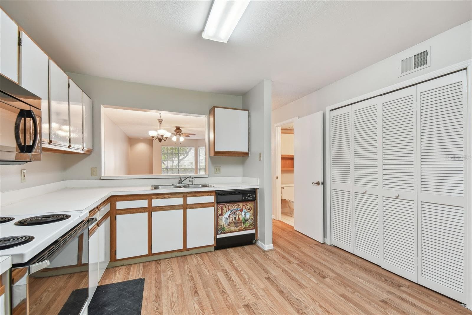 Condominium at 5100 BURCHETTE RD #1804, TAMPA, photo 14 of 85