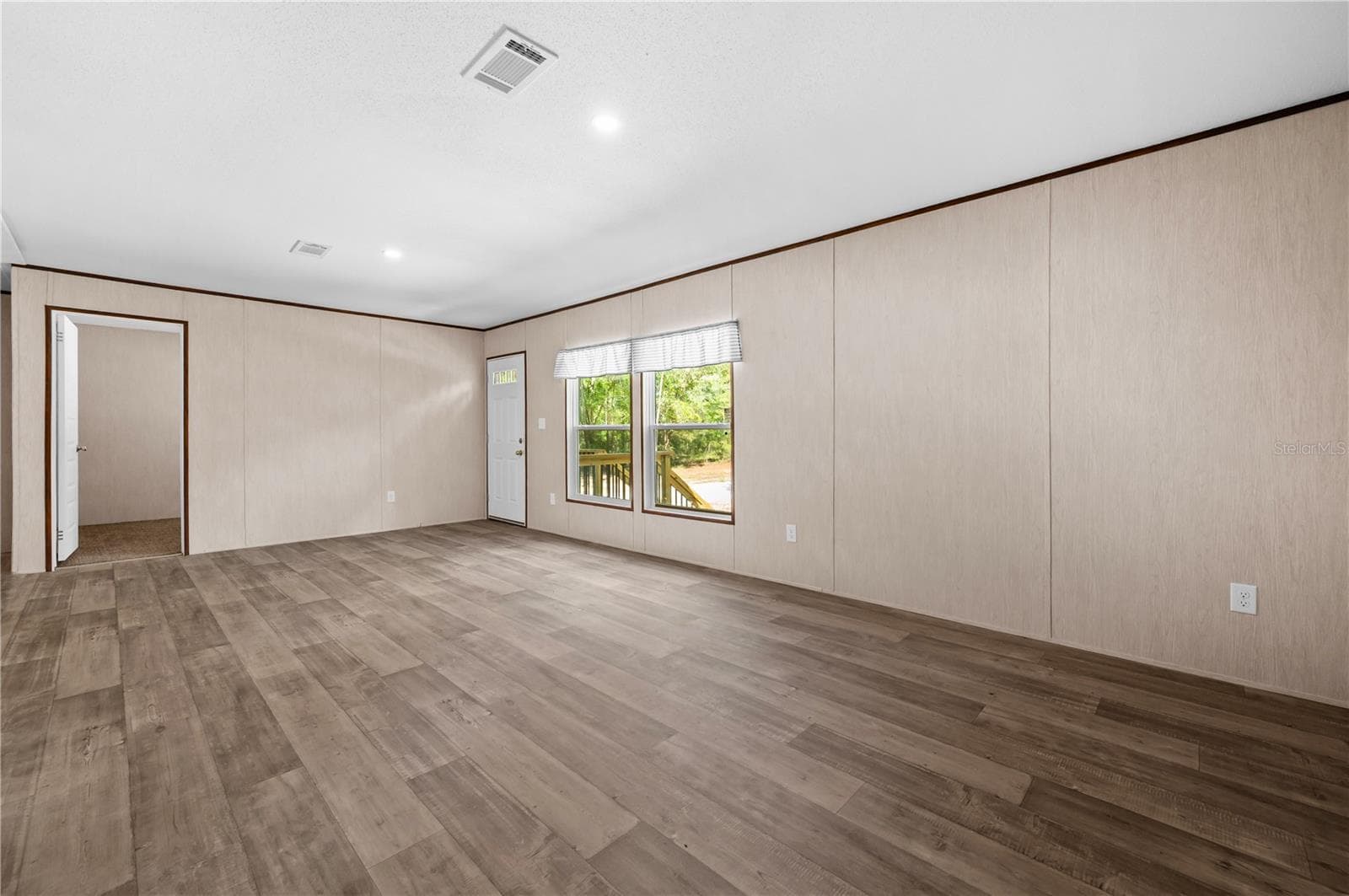 Manufactured Home at 8050 NE 102ND CT, BRONSON, photo 7 of 34