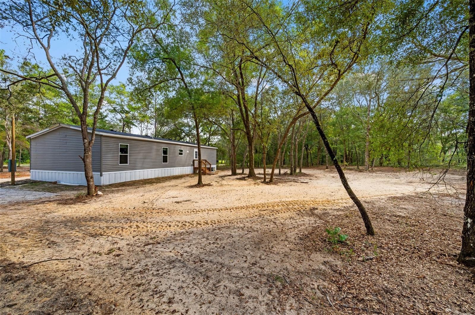 Manufactured Home at 8050 NE 102ND CT, BRONSON, photo 32 of 34