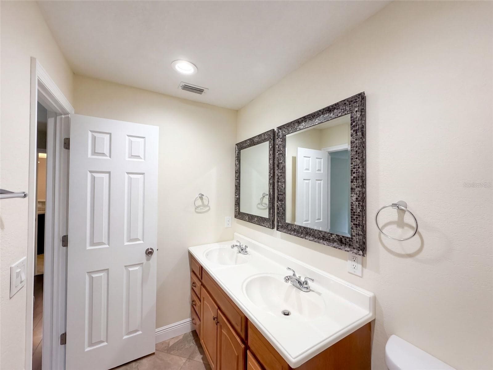 Single Family Residence at 881 VICKSBURG ST, DELTONA, photo 18 of 25