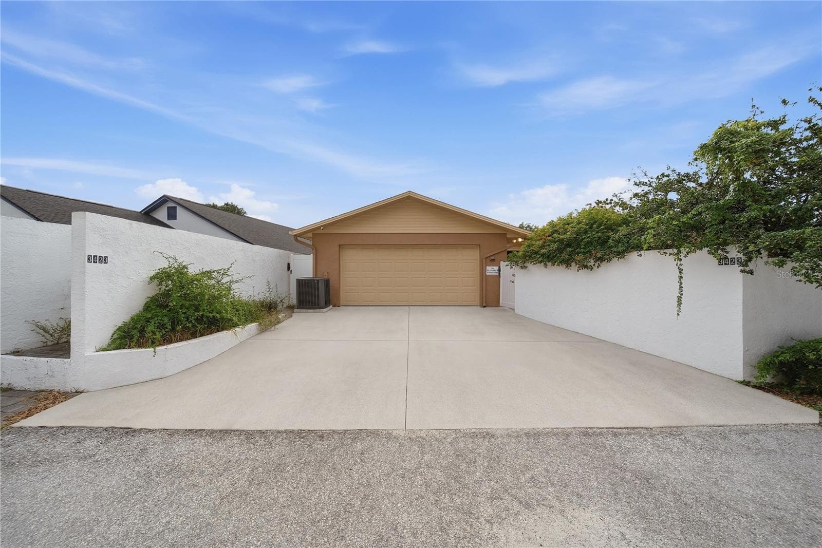Ally Access To Driveway & Garage - 3423 PICO DR, TAMPA