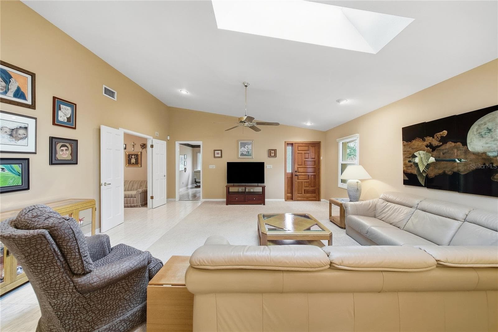 Single Family Residence at 3423 PICO DR, TAMPA, photo 11 of 35