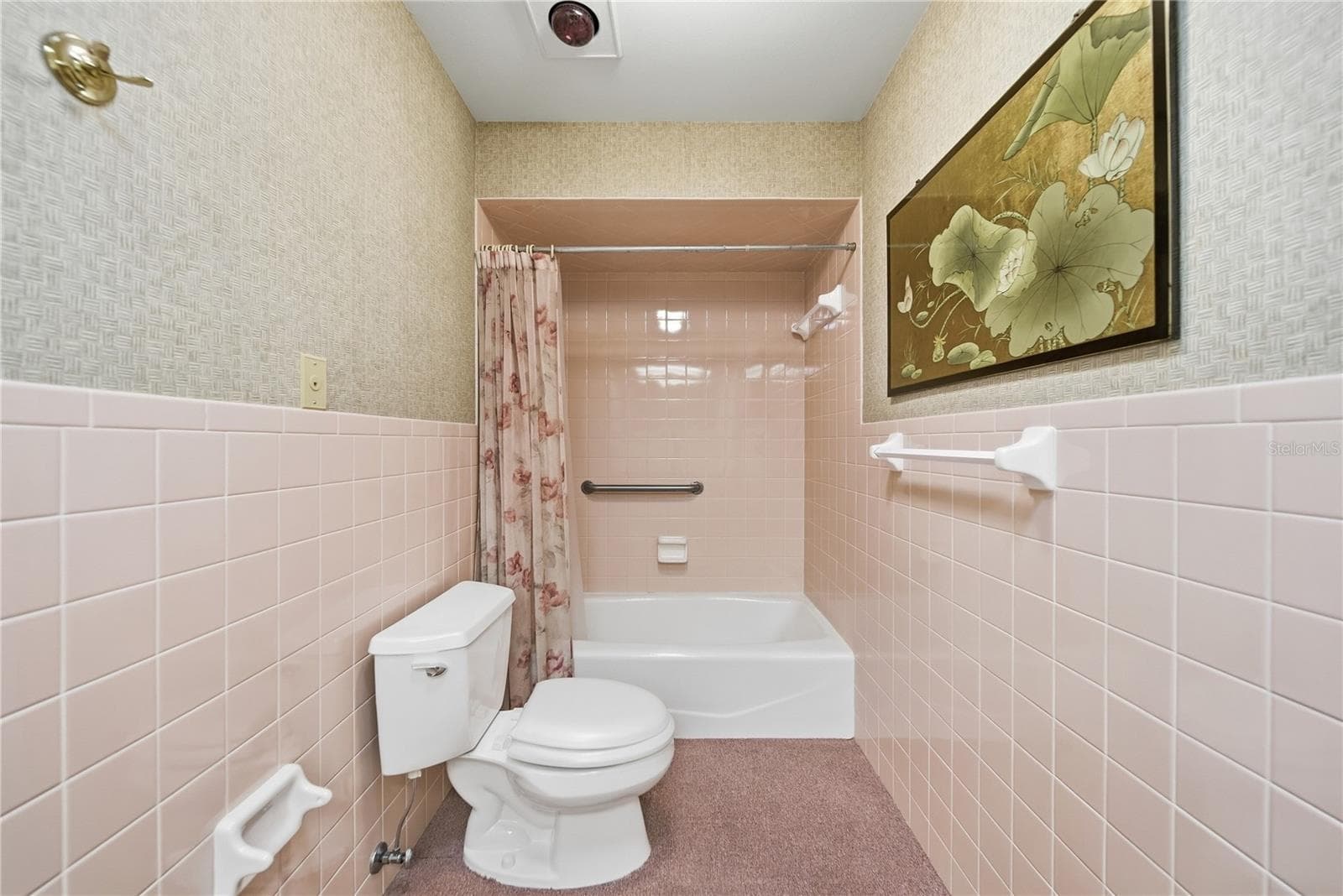 Secondary Bathroom - 3423 PICO DR, TAMPA