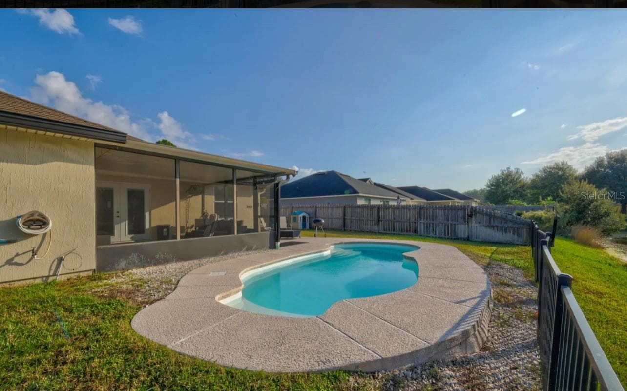 Single Family Residence at 9712 WOODSTONE MILL DR, JACKSONVILLE, photo 18 of 19
