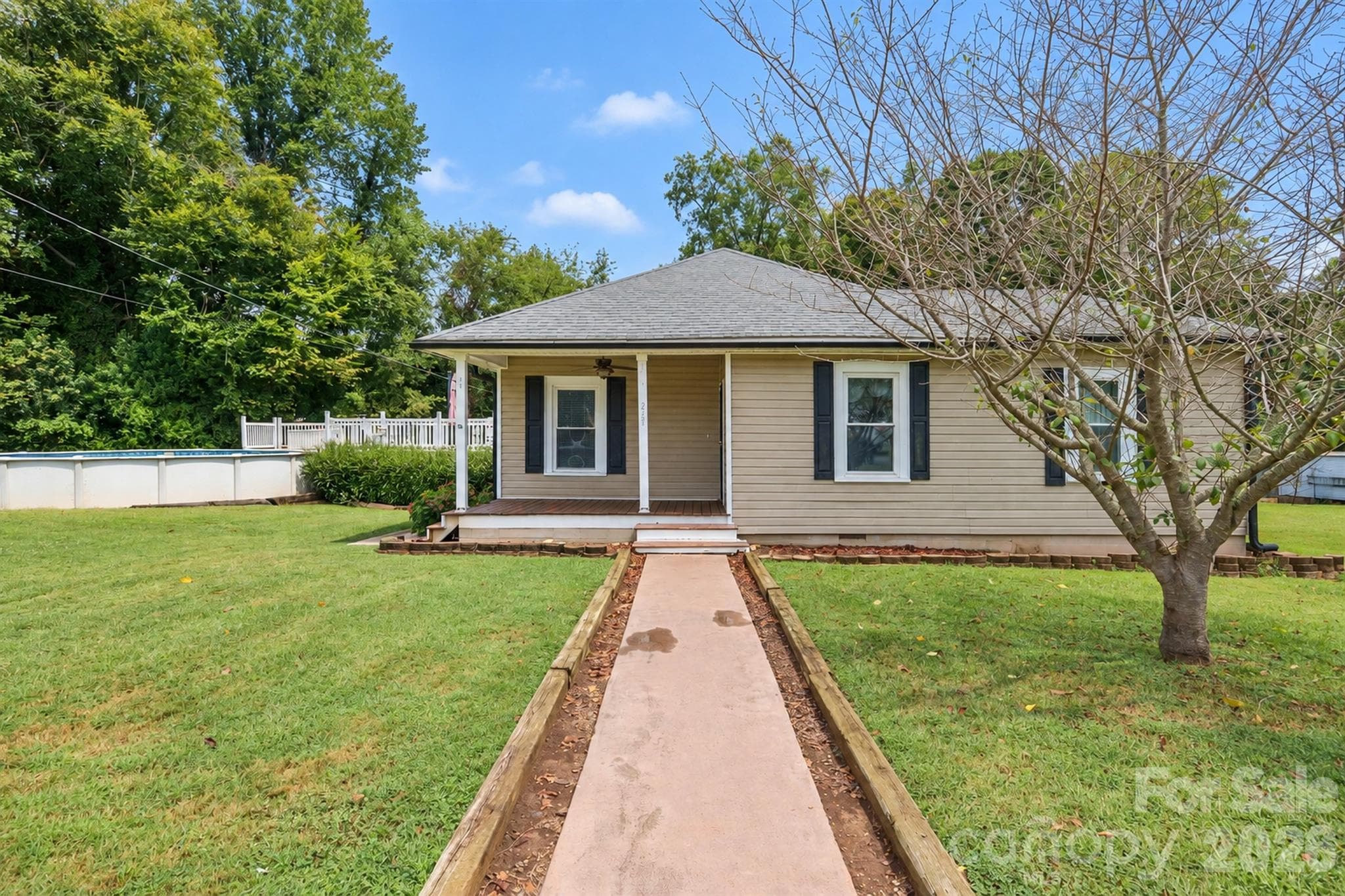 Single Family Residence at 228 Hazeleen Avenue, Belmont, photo 3 of 31