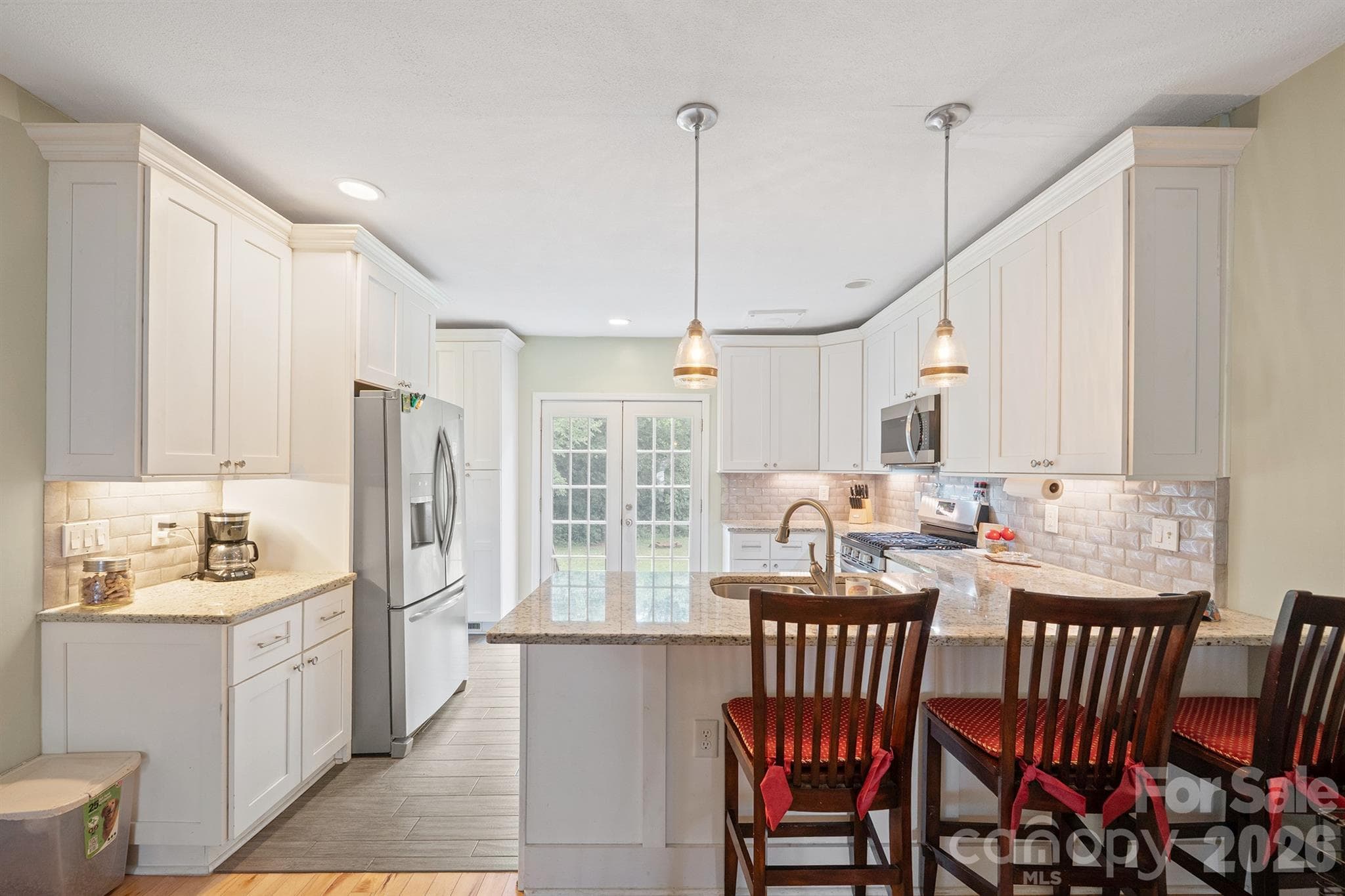 Single Family Residence at 228 Hazeleen Avenue, Belmont, photo 9 of 31