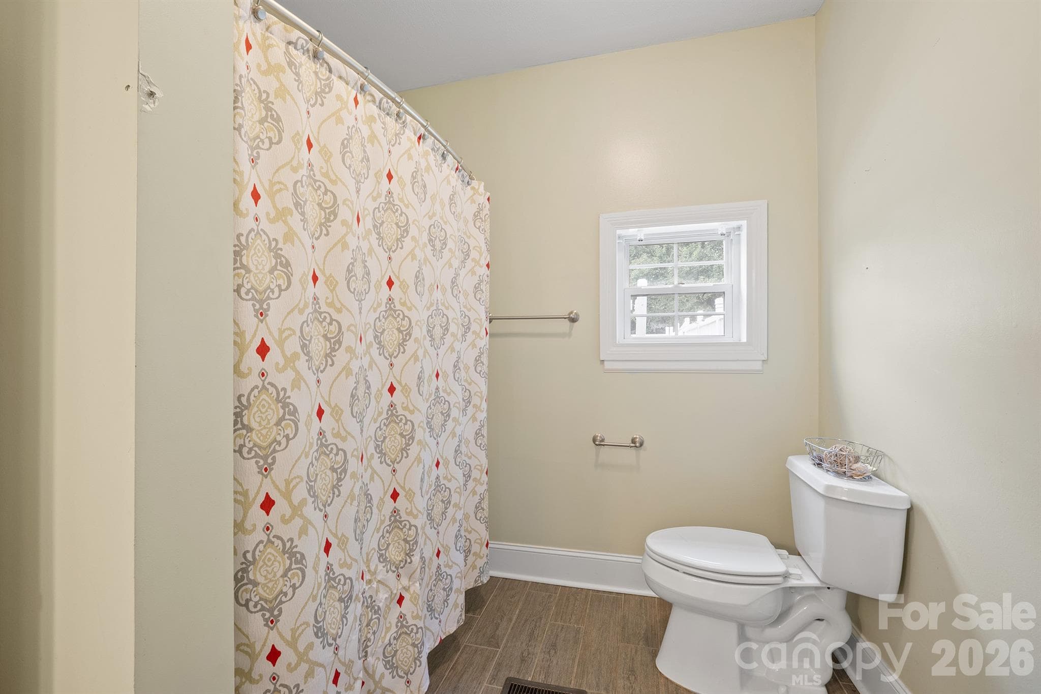 Single Family Residence at 228 Hazeleen Avenue, Belmont, photo 19 of 31