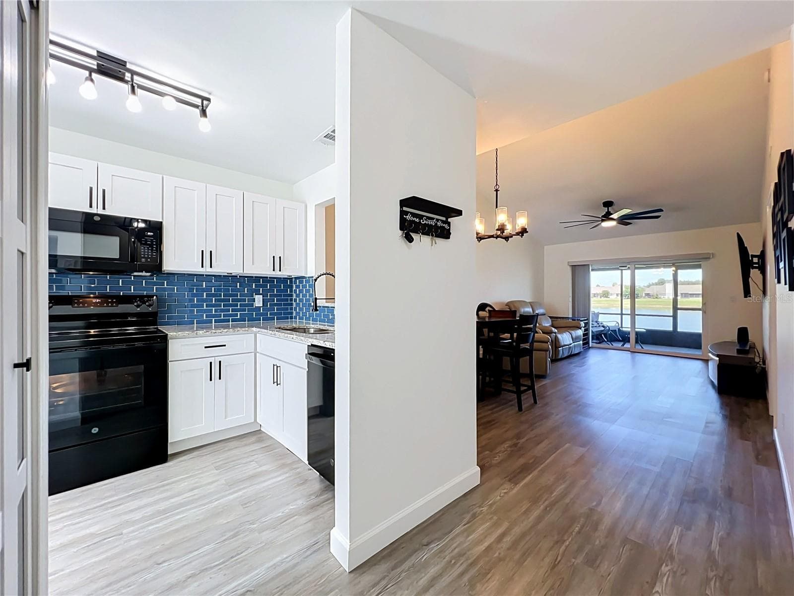 Townhouse at 72 PINE ISLAND CIR, KISSIMMEE, photo 7 of 38