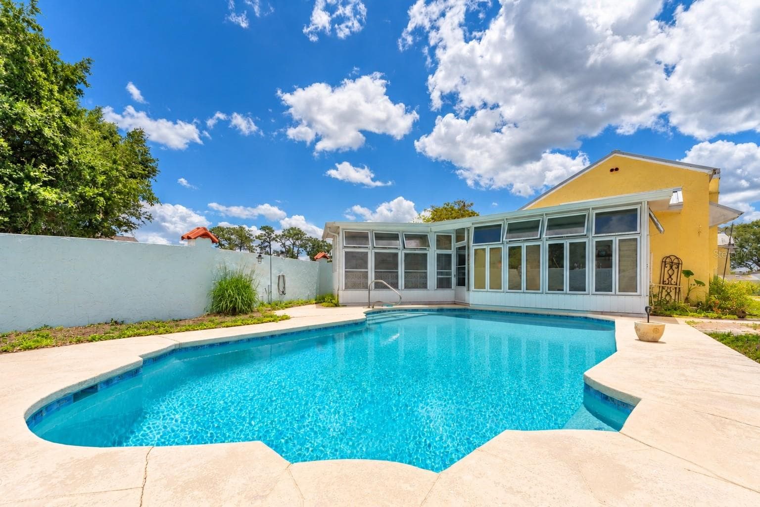 815 LAKE JESSIE DR