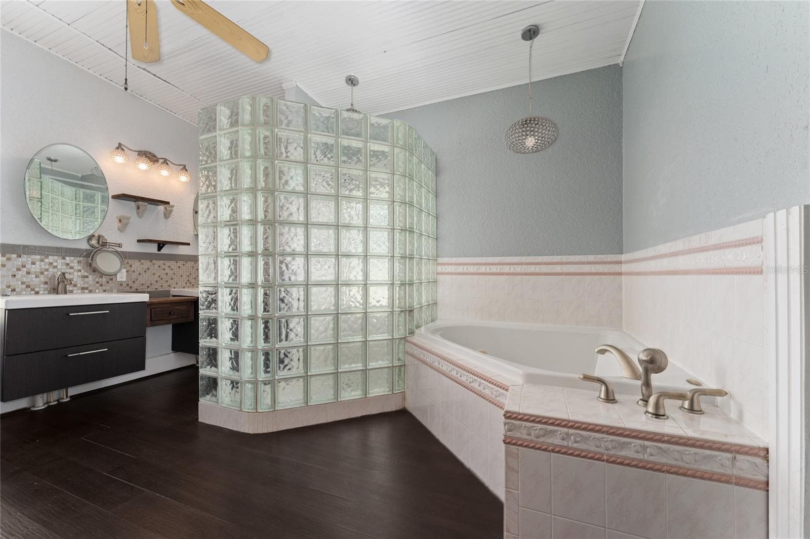 MASTER BATHROOM - 815 LAKE JESSIE DR, WINTER HAVEN