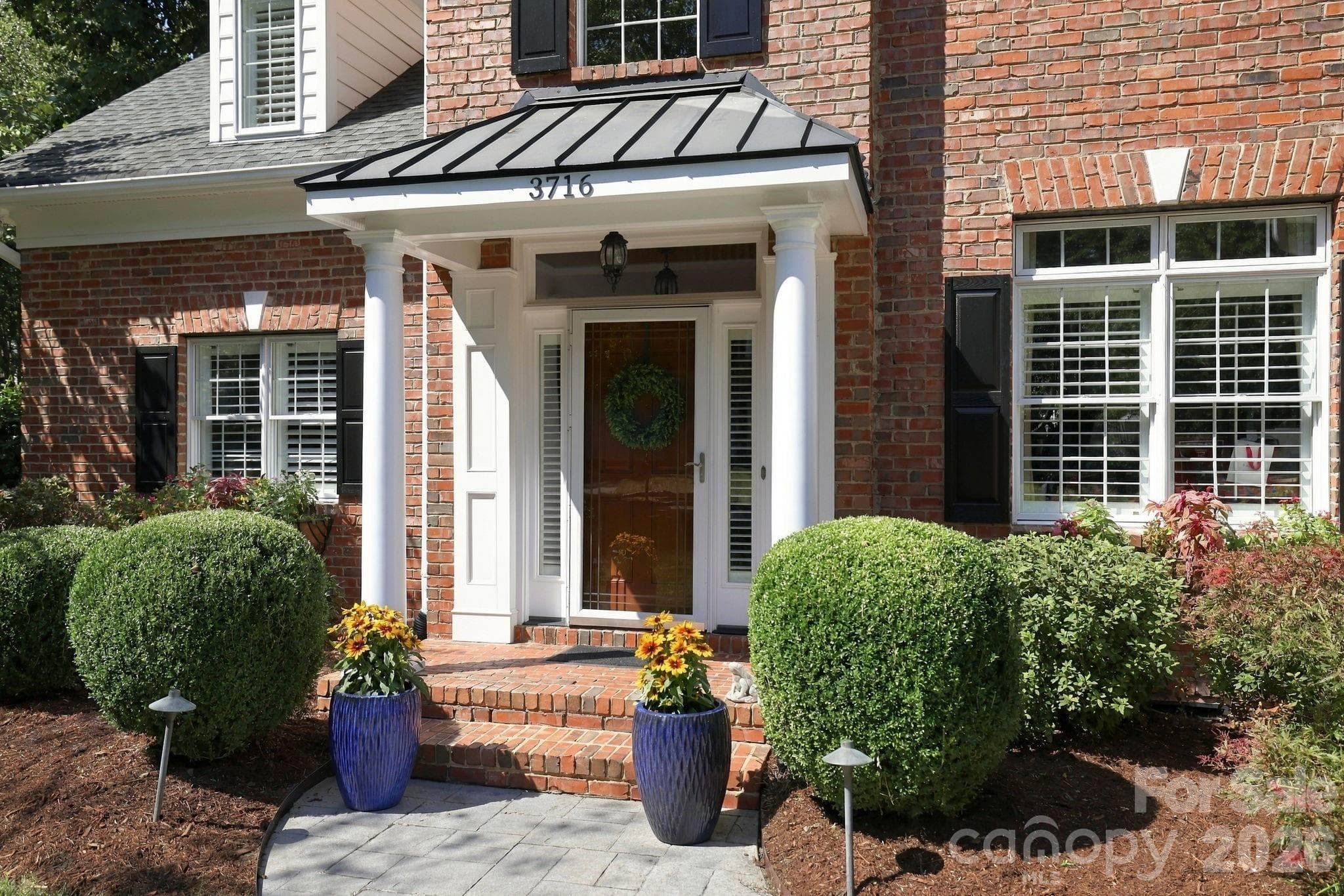 Single Family Residence at 3716 Eastover Hills Court, Charlotte, photo 2 of 26