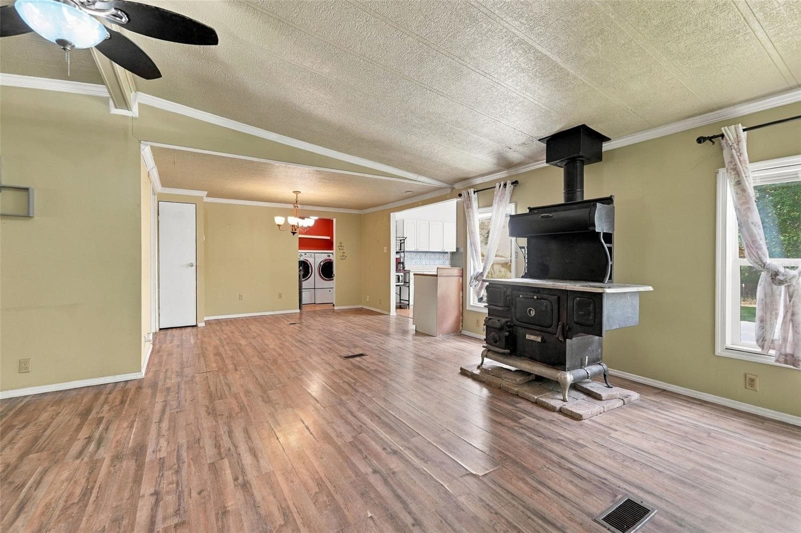 Manufactured Home at 4700 BERRY CT, KEYSTONE HEIGHTS, photo 8 of 35