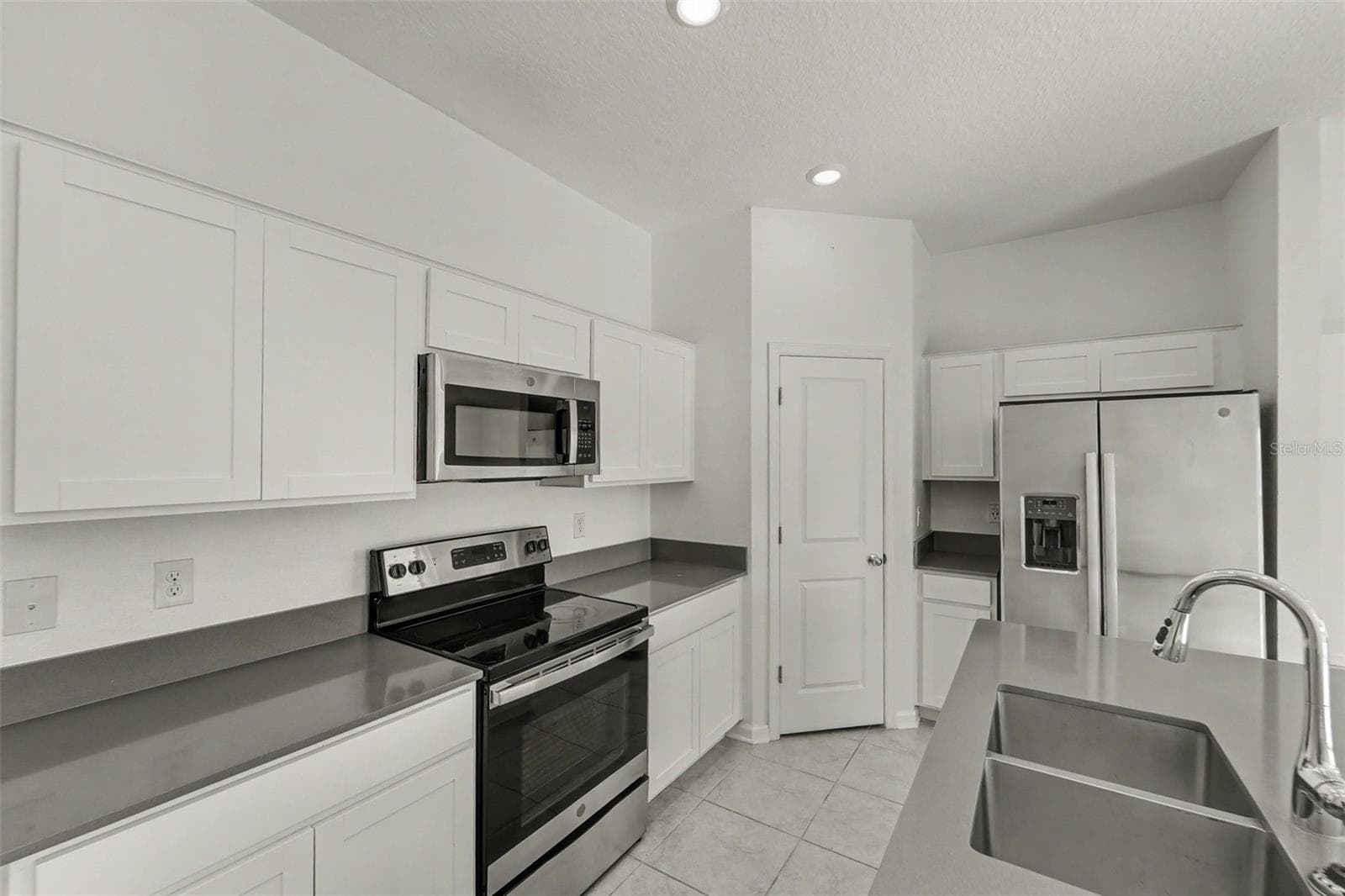 Single Family Residence at 4311 BULL ST, ST CLOUD, photo 6 of 22