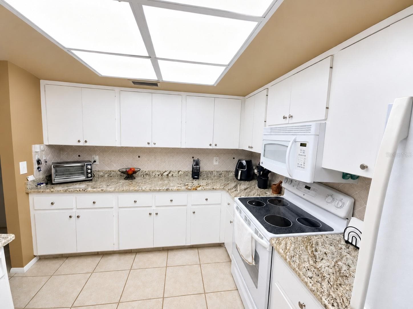 Condominium at 6459 EGRET LN #423, BRADENTON, photo 7 of 40