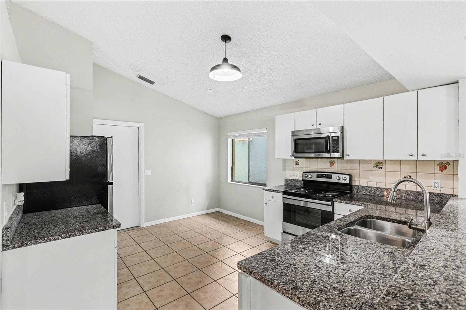 Single Family Residence at 4317 BARRET AVE, PLANT CITY, photo 6 of 16