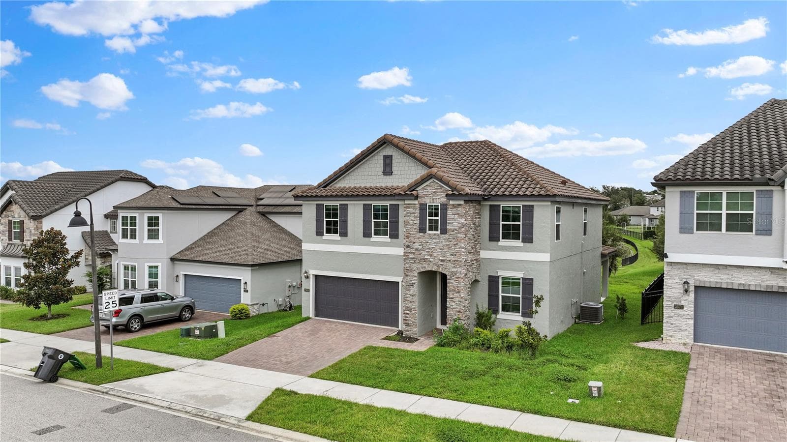 Single Family Residence at 2561 SKY STONE CT, OAKLAND, photo 2 of 40