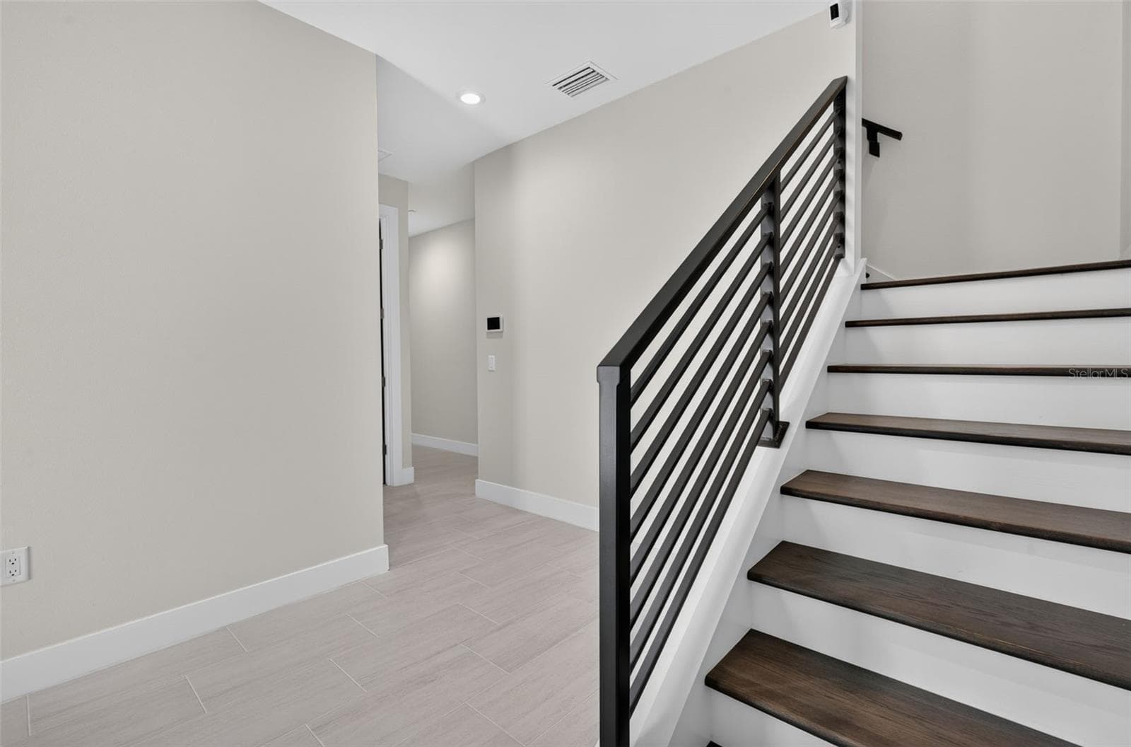 Foyer - 536 4TH AVE S #2, ST PETERSBURG