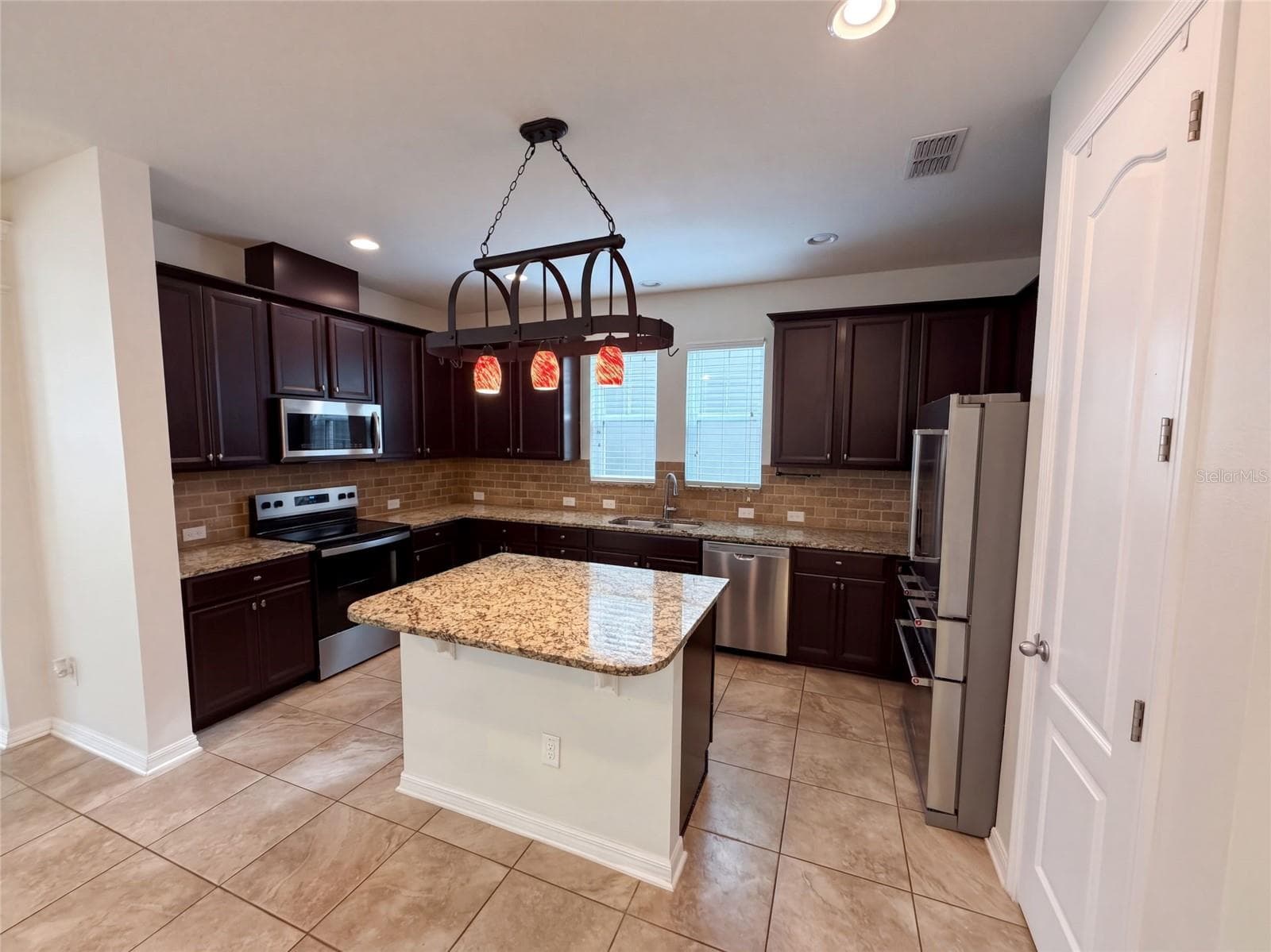 Single Family Residence at 8231 LAUREATE BLVD, ORLANDO, photo 5 of 37