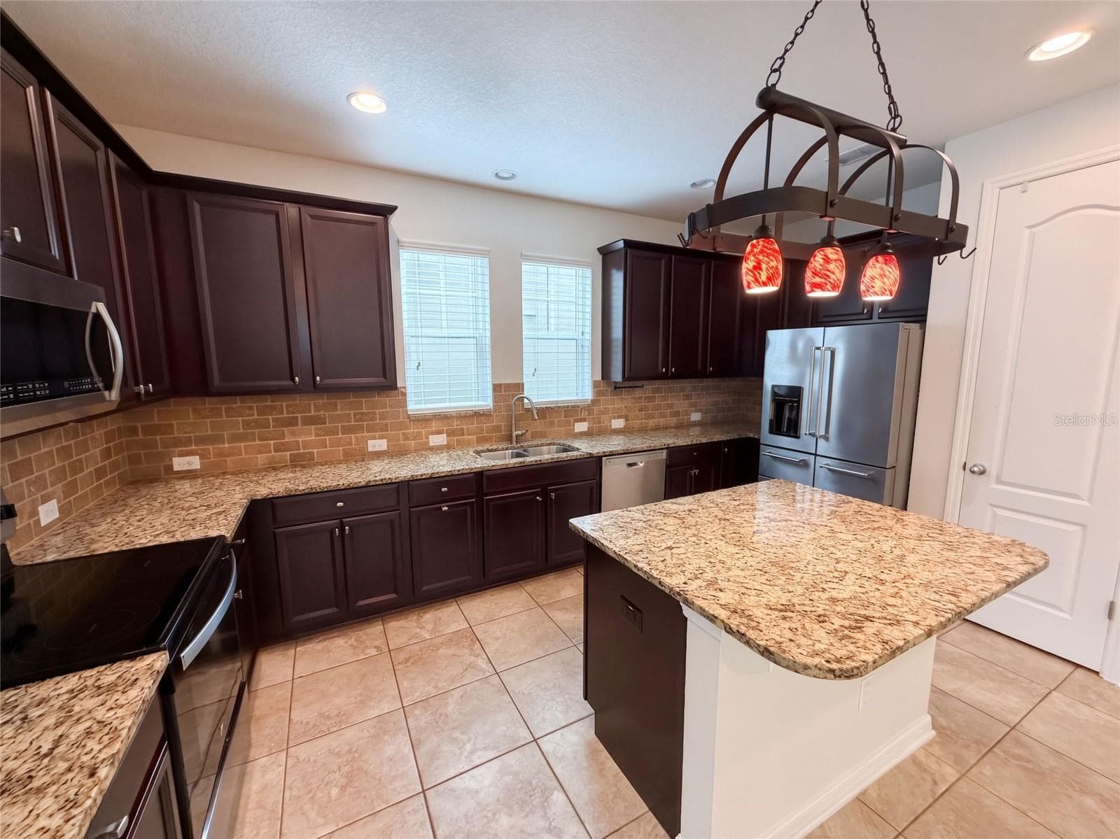 Single Family Residence at 8231 LAUREATE BLVD, ORLANDO, photo 3 of 37