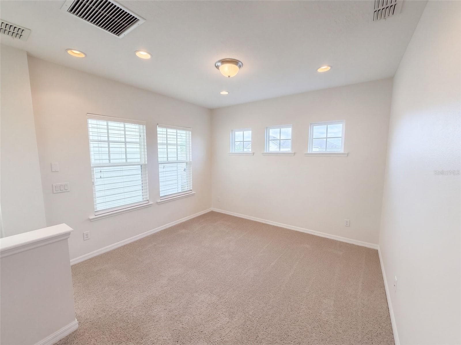 Single Family Residence at 8231 LAUREATE BLVD, ORLANDO, photo 14 of 37