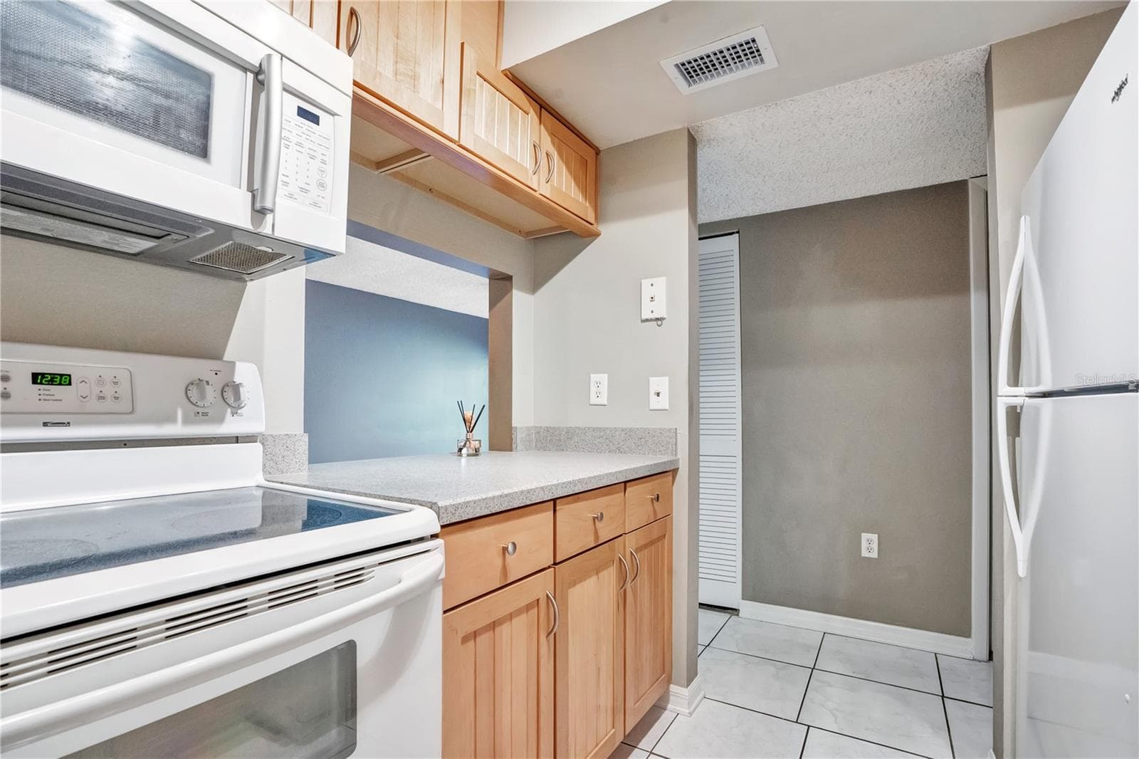 Kitchen - 3278 S SEMORAN BLVD #12, ORLANDO