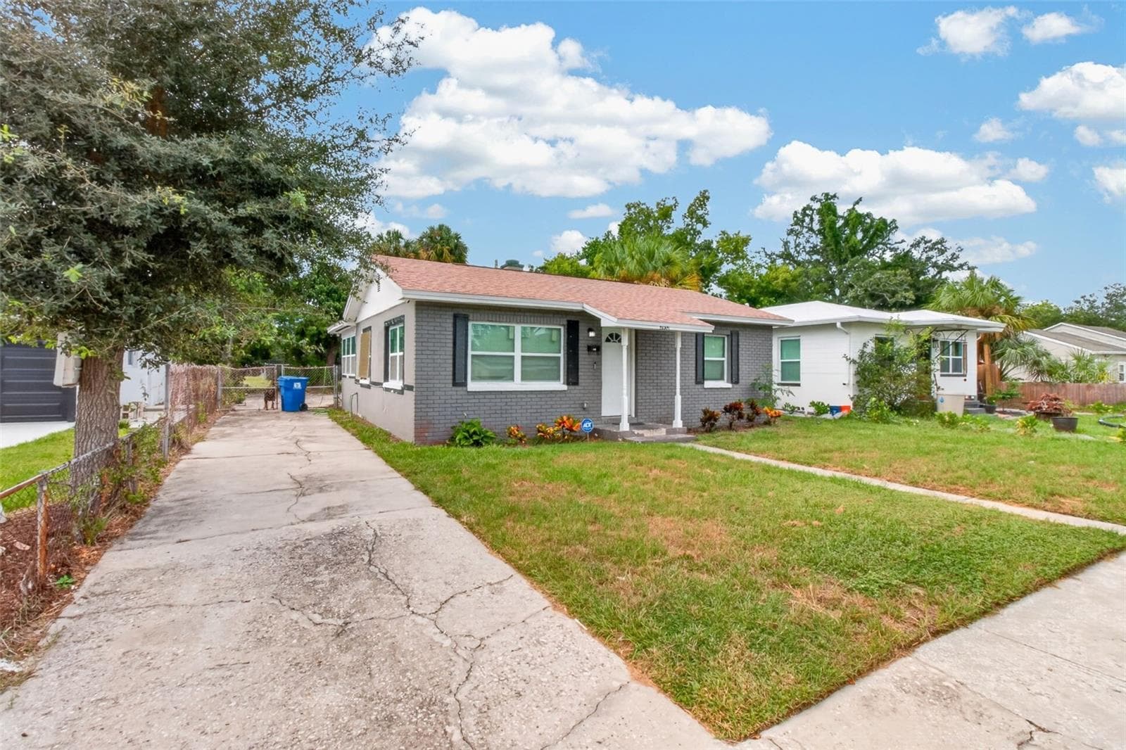Left Front View - 2452 17TH AVE S, ST PETERSBURG