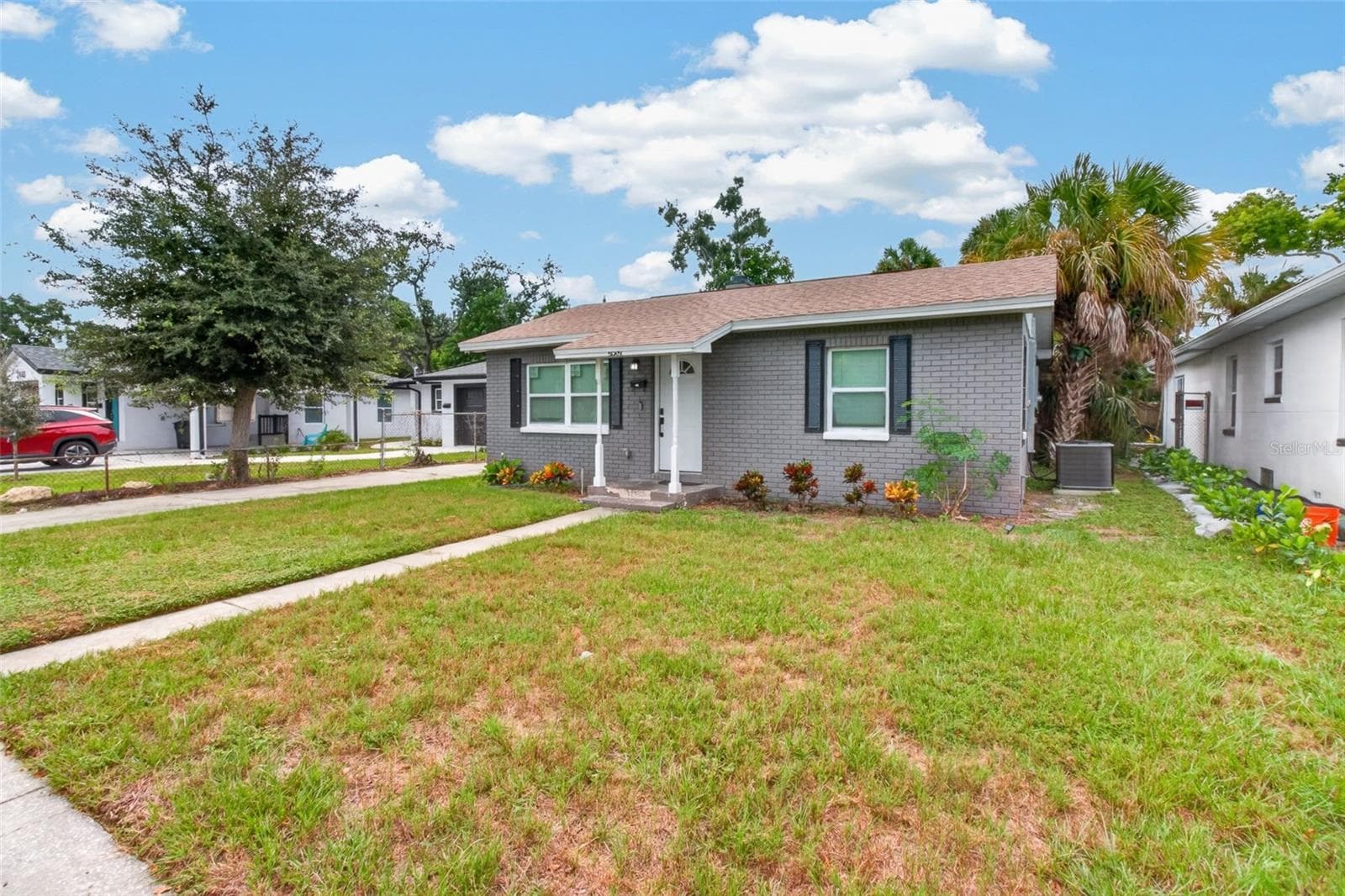 Right Front View - 2452 17TH AVE S, ST PETERSBURG