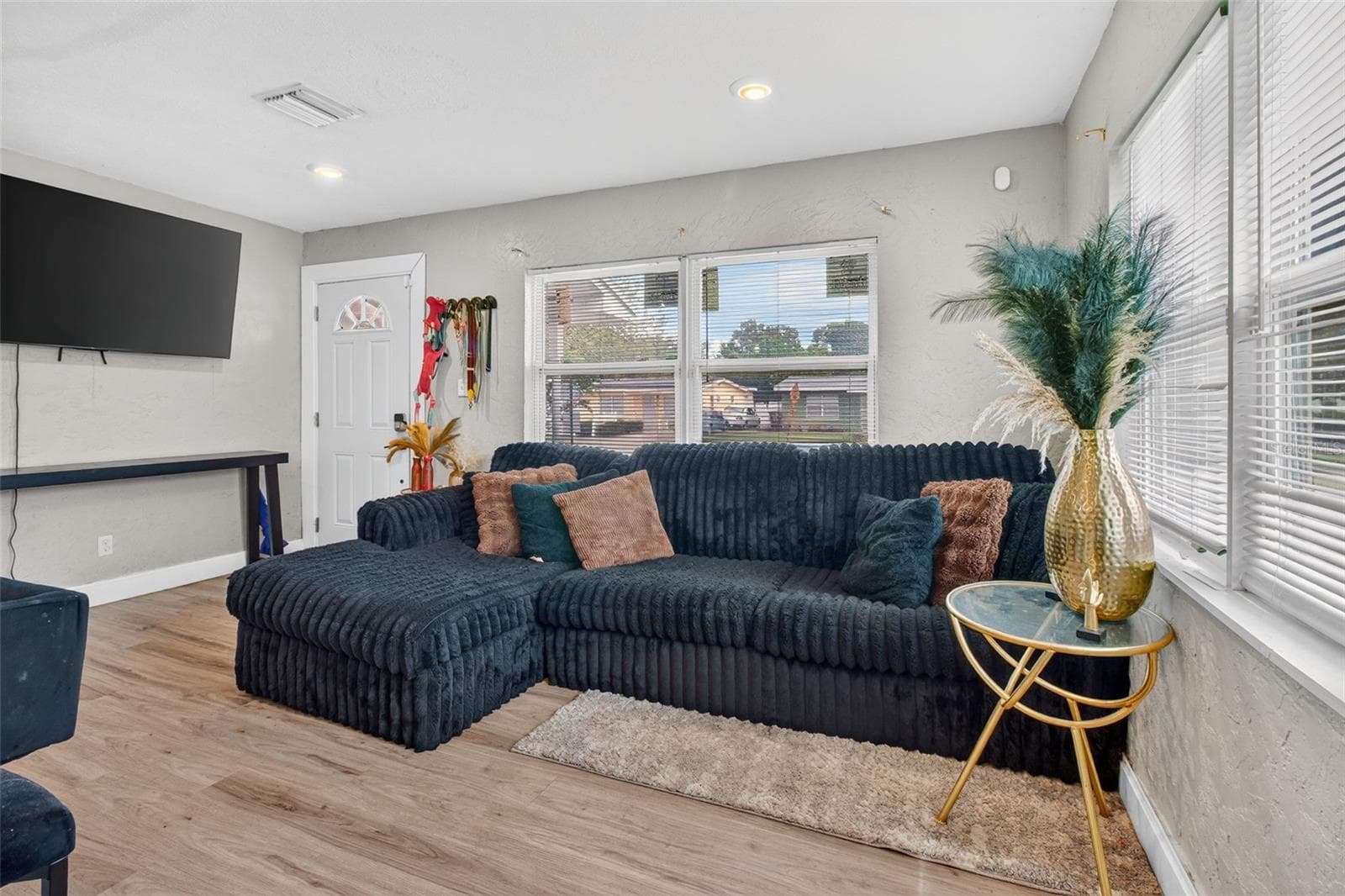 Living Room - 2452 17TH AVE S, ST PETERSBURG
