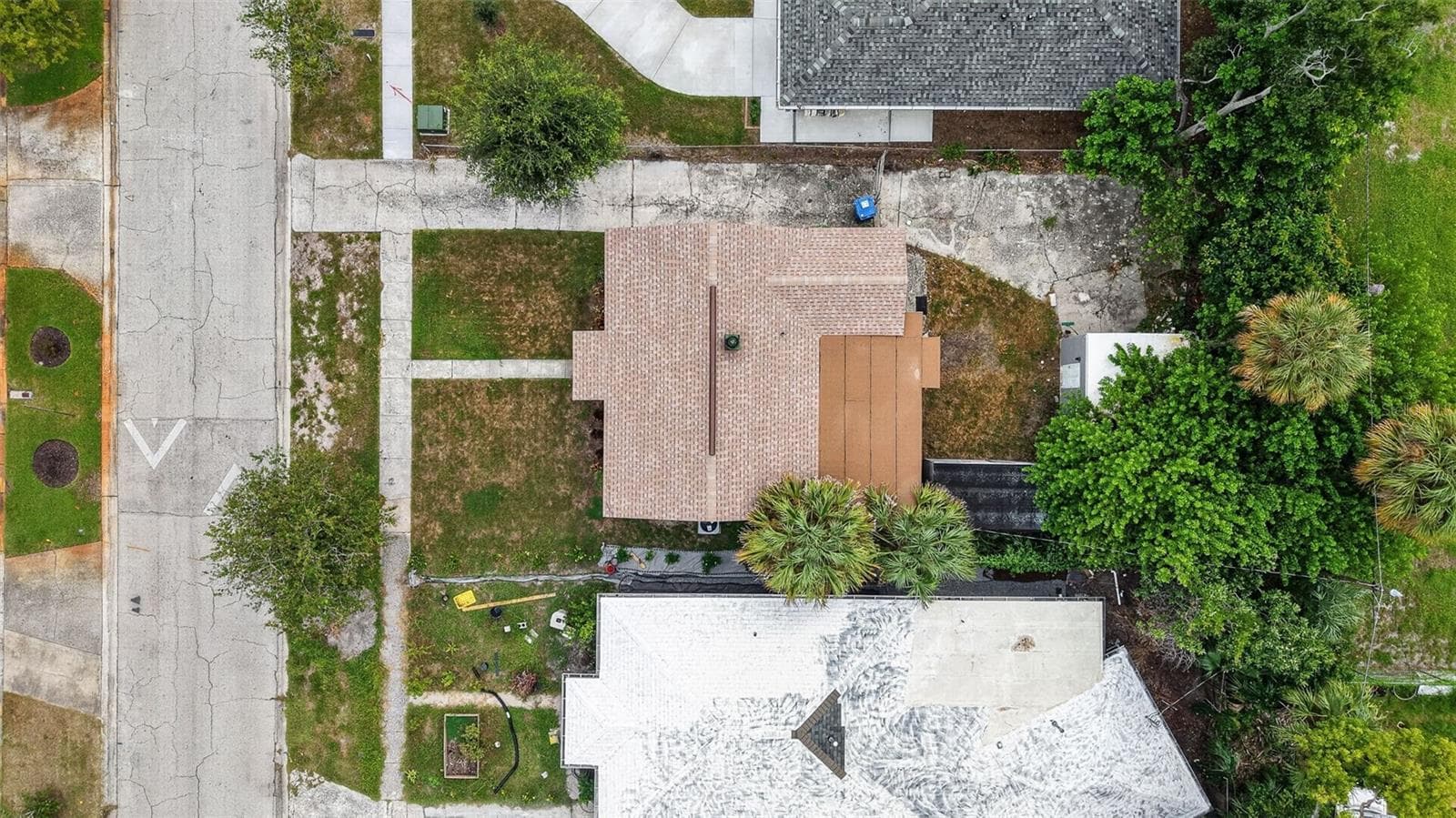 Overhead aerial view of property and surrounding area - 2452 17TH AVE S, ST PETERSBURG