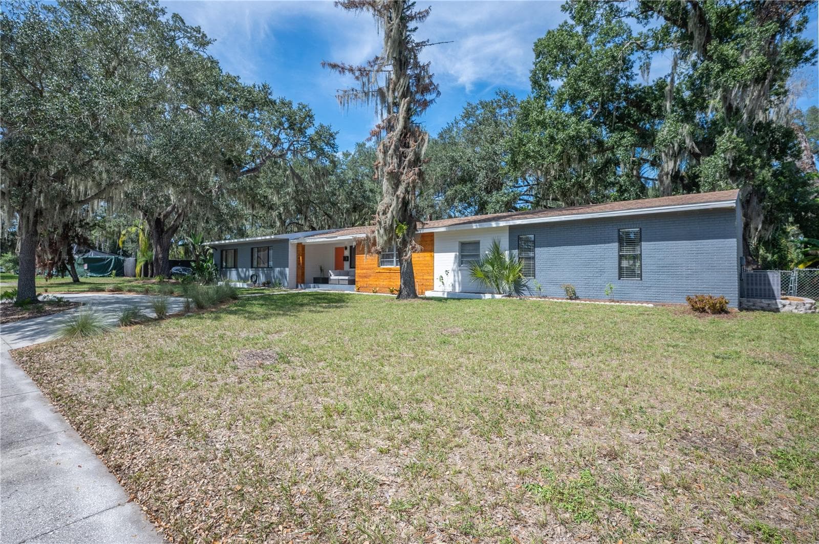 Single Family Residence at 1430 E EDGEWOOD DR, LAKELAND, photo 7 of 57