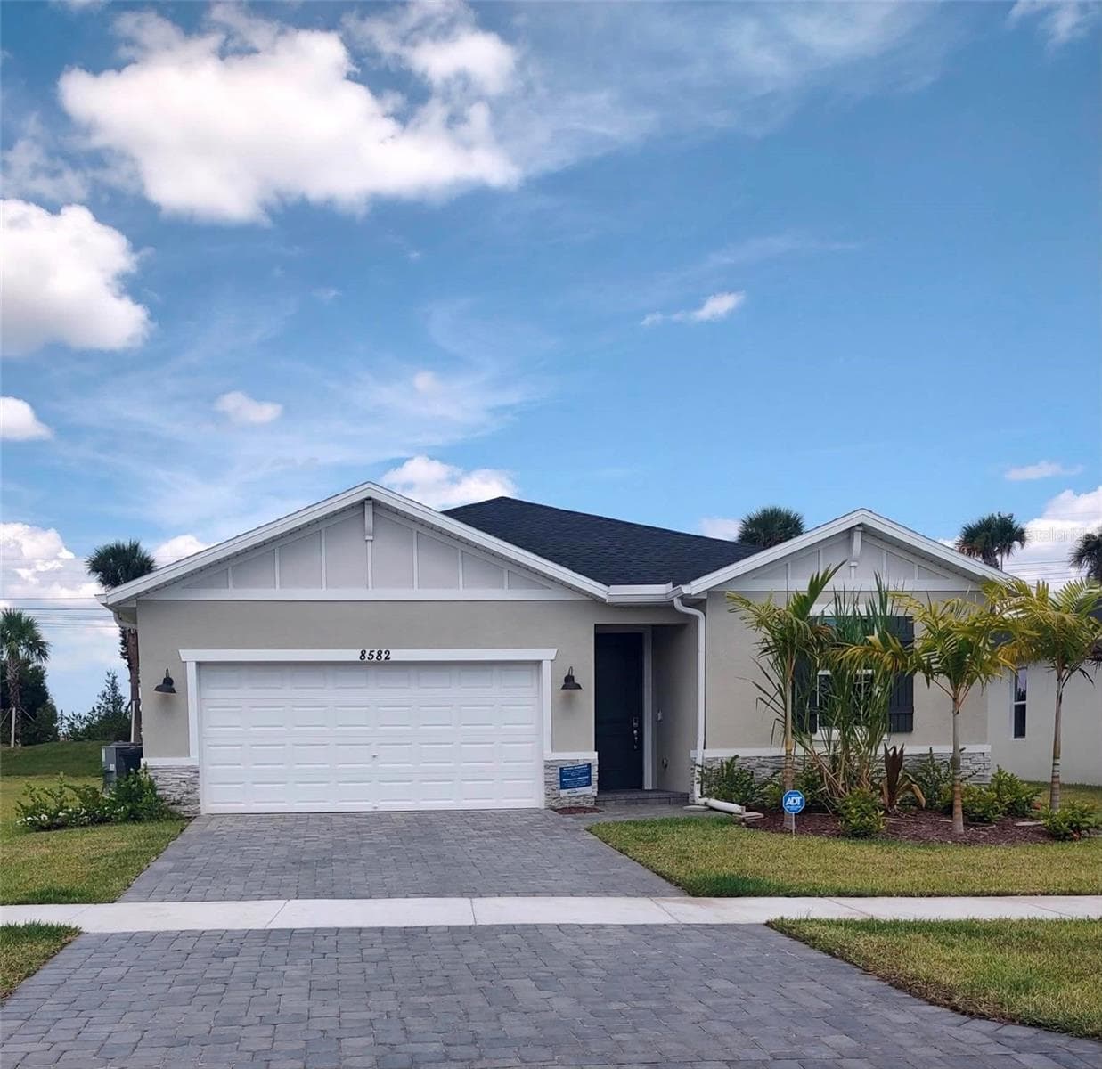 8582 DAHLIA CIR