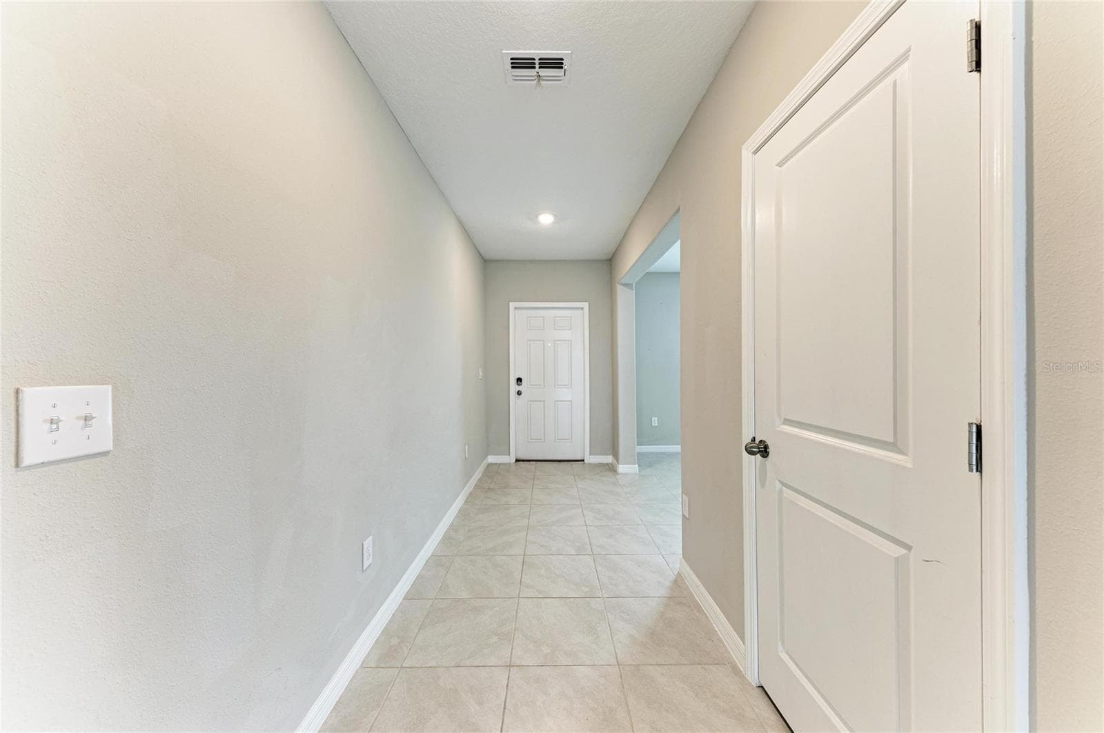 Single Family Residence at 7116 FERN GARDEN CT, SUN CITY CENTER, photo 6 of 75