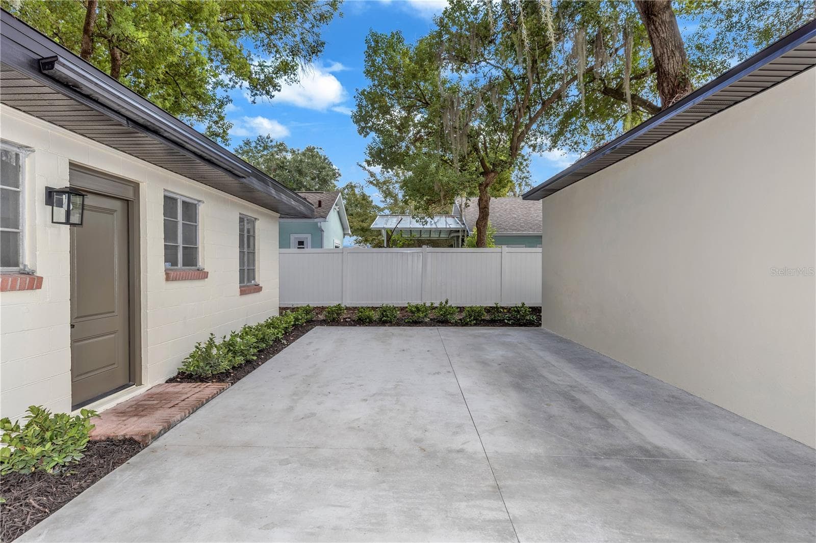 Single Family Residence at 721.5 SEMINOLE AVE, ORLANDO, photo 6 of 23