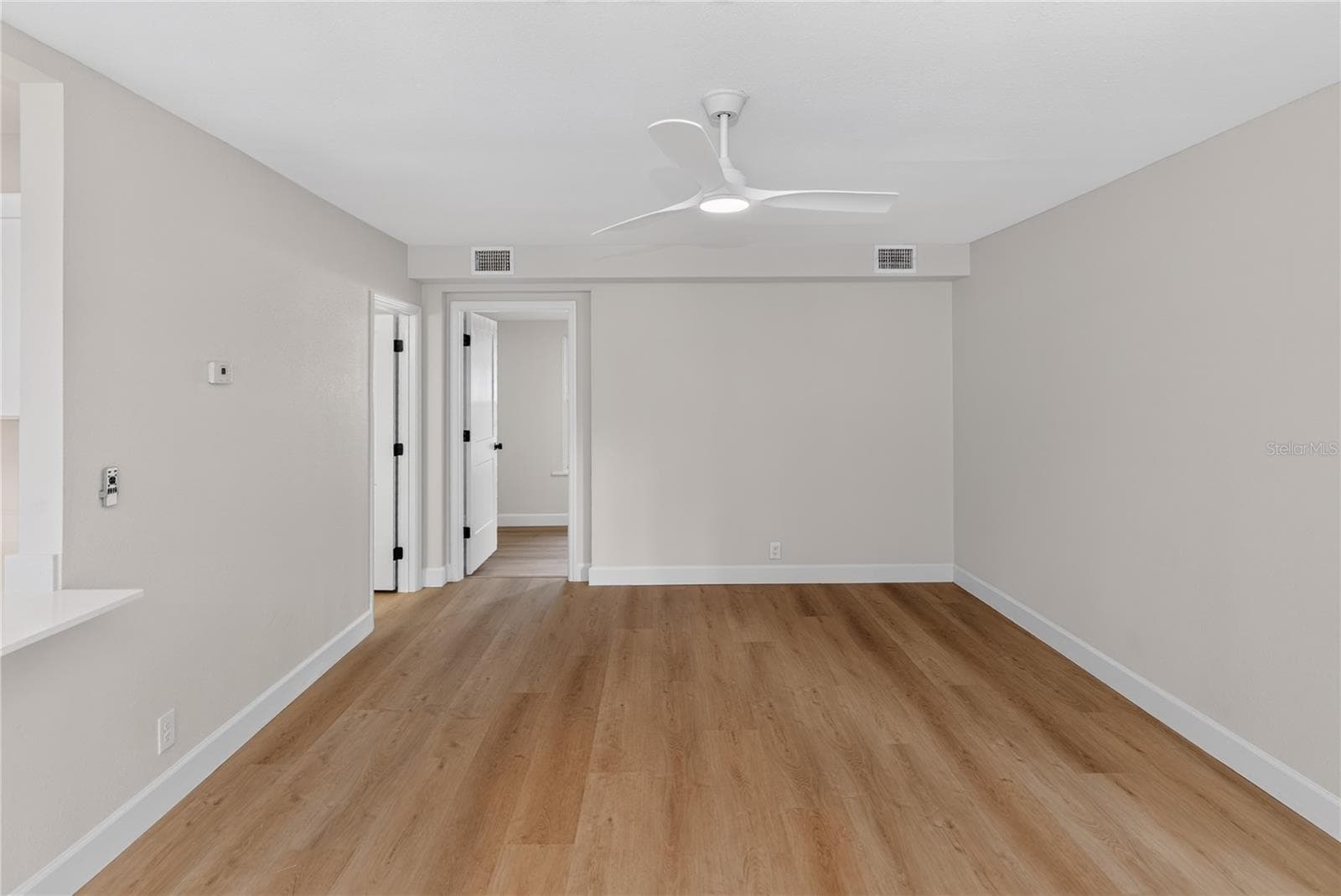 Single Family Residence at 721.5 SEMINOLE AVE, ORLANDO, photo 12 of 23
