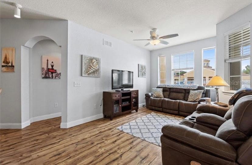 Condominium at 504 TERRACE RIDGE CIR #5, DAVENPORT, photo 5 of 11