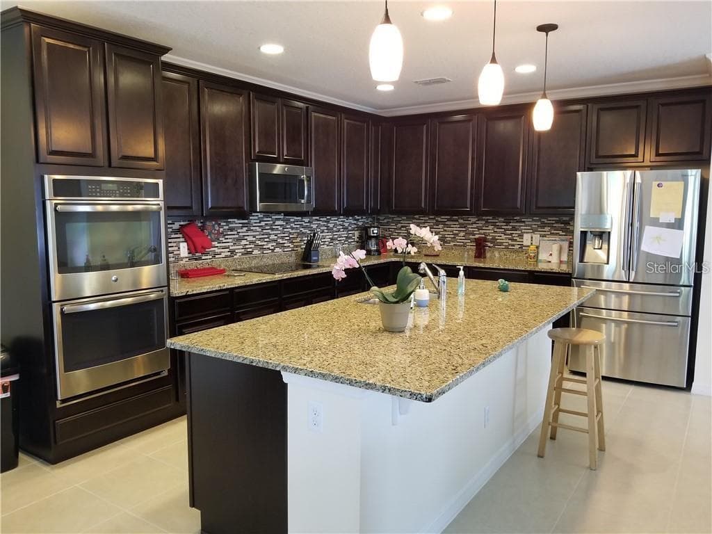kitchen view - 2125 AMOR WAY, LEESBURG