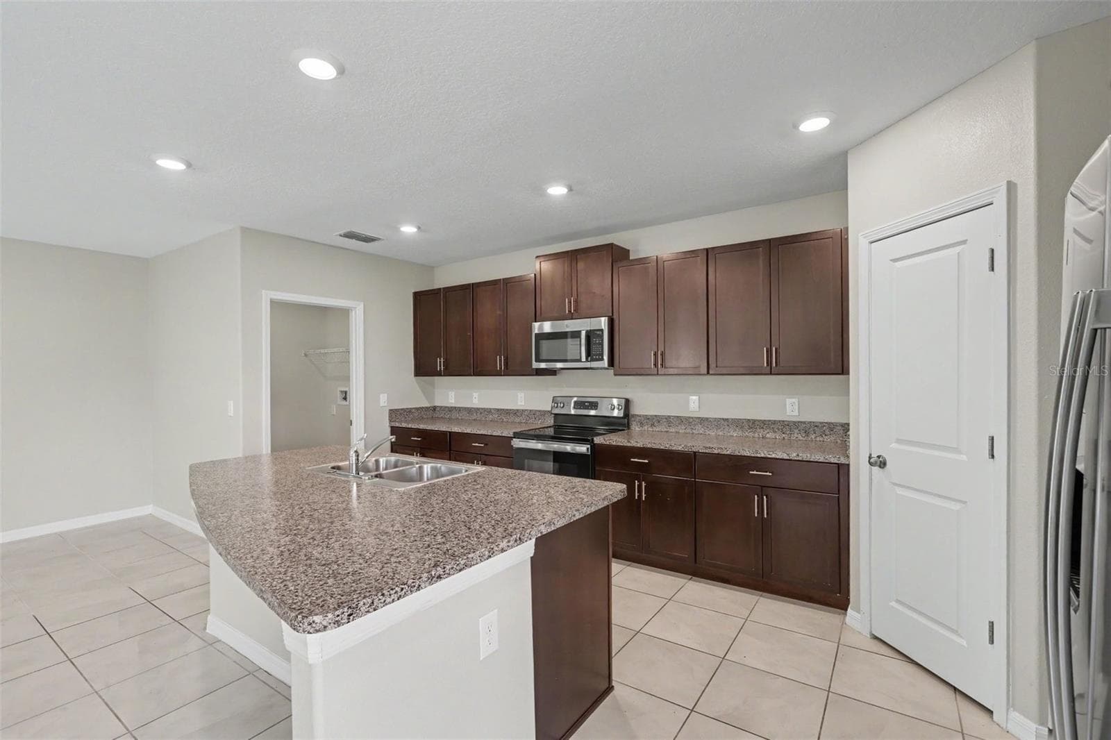 Single Family Residence at 15514 COLT CREEK PL, SUN CITY CENTER, photo 8 of 23
